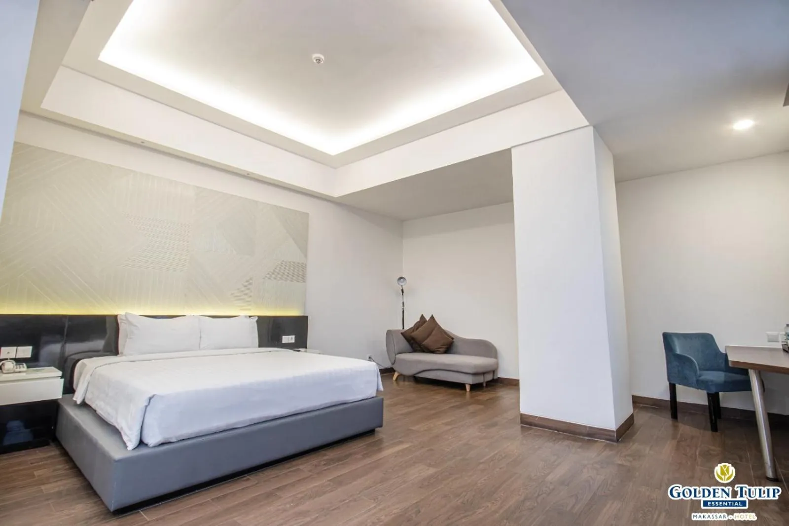 Bedroom, Bed in Golden Tulip Essential Makassar