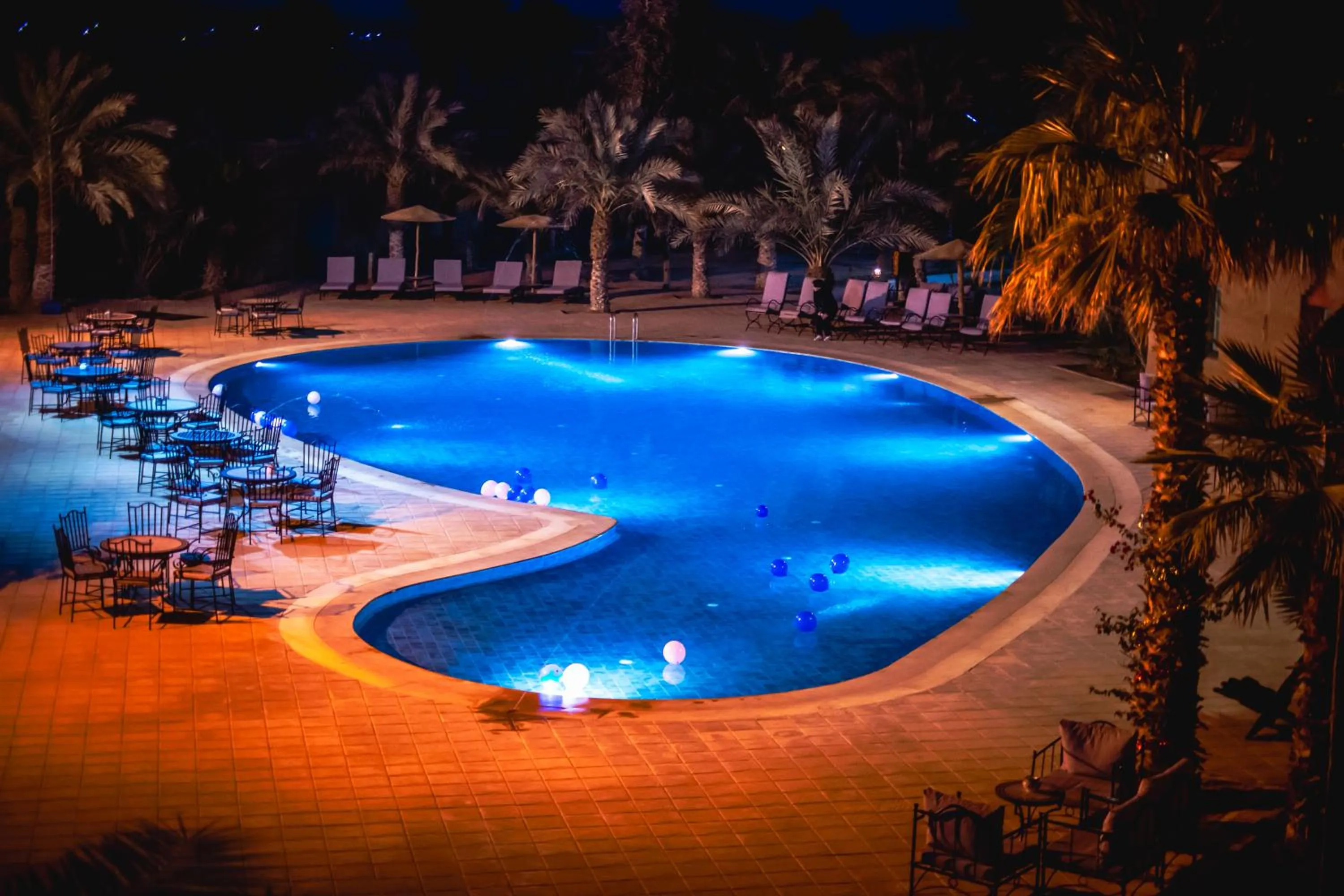 Swimming pool in Palm's Hotel Club
