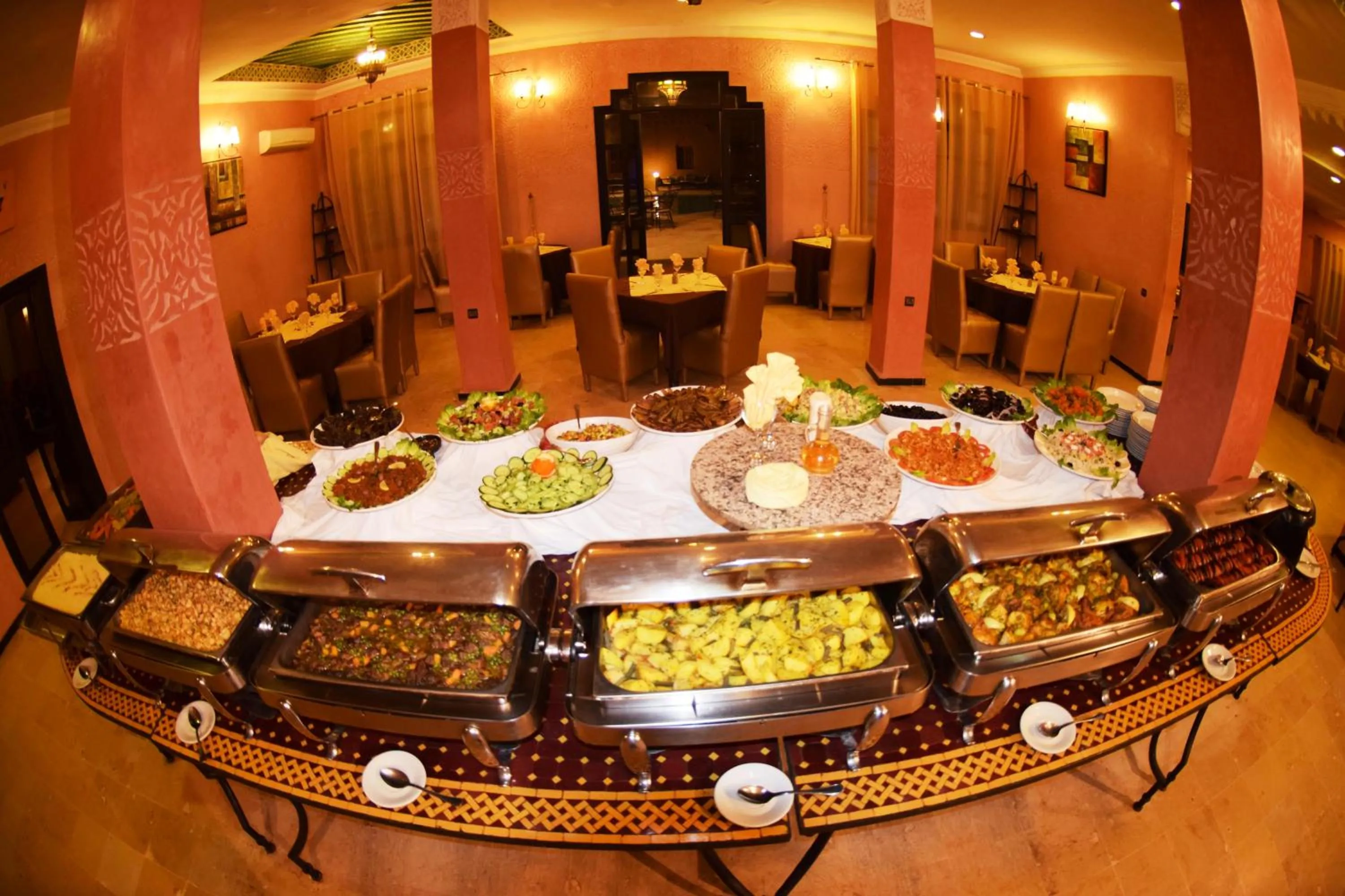 Restaurant/places to eat in Palm's Hotel Club