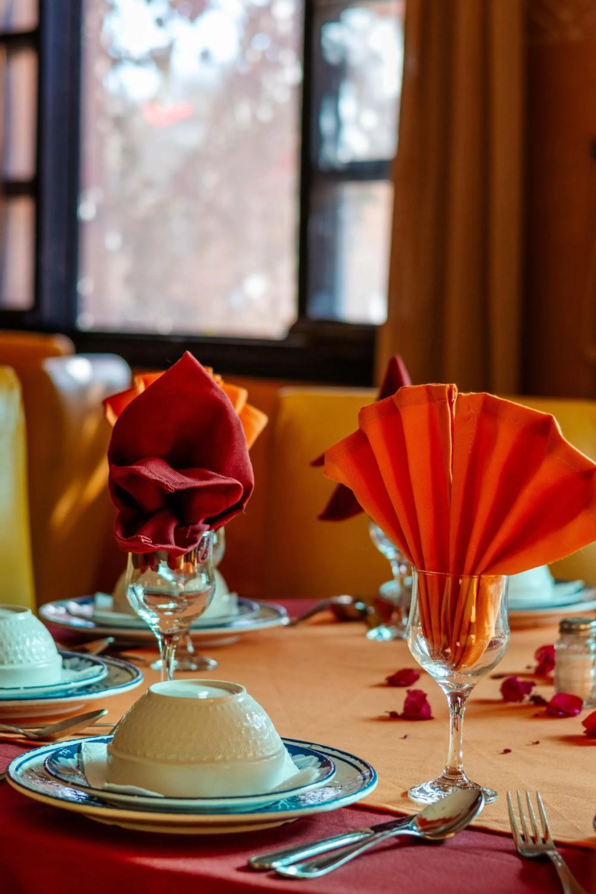 Restaurant/places to eat in Palm's Hotel Club