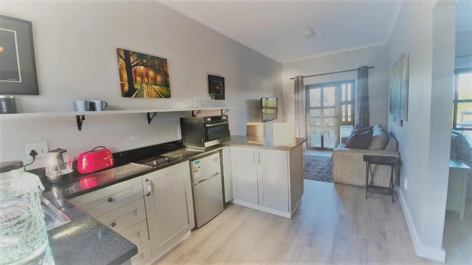 Photo of the whole room in Stoneridge farm