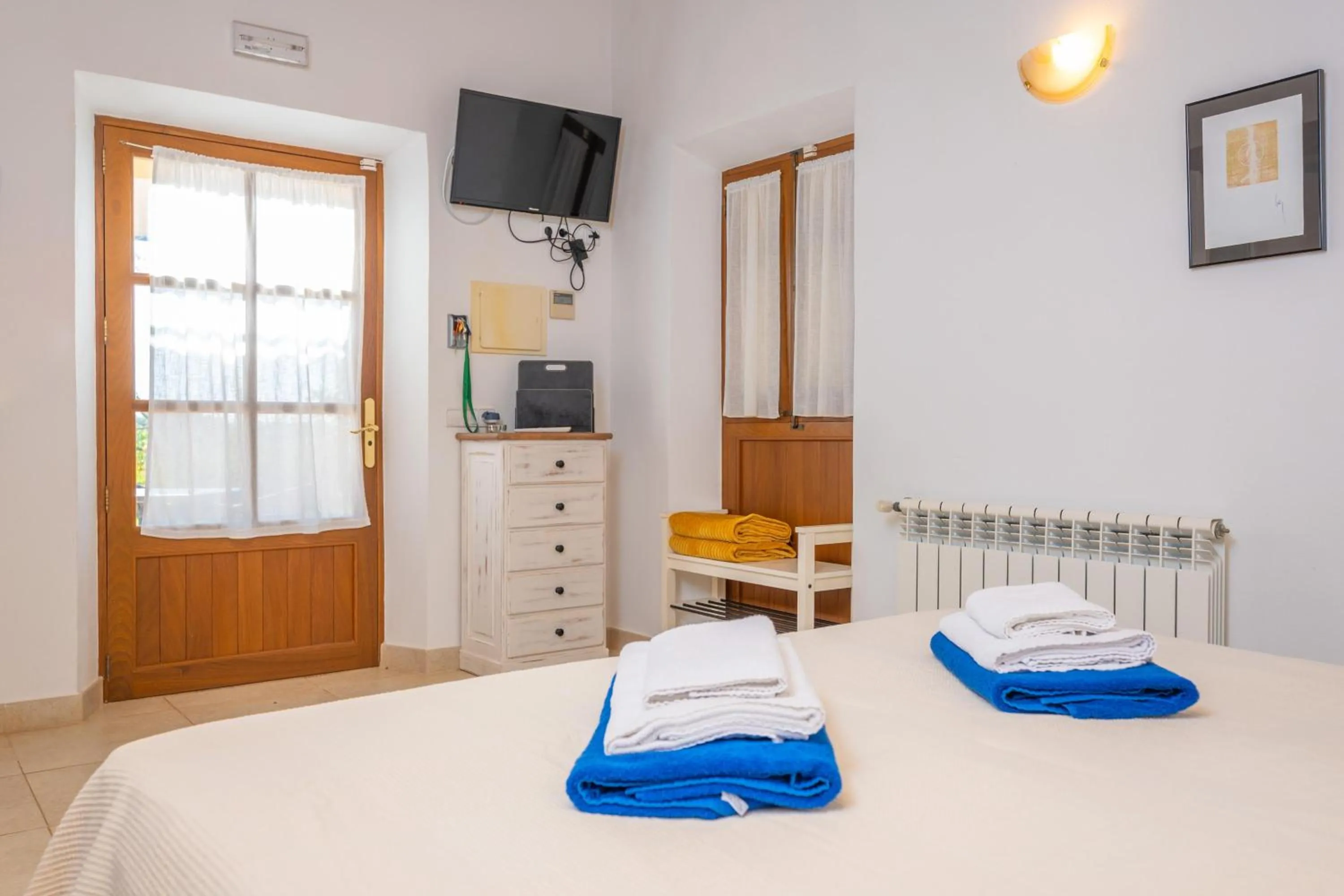 Bedroom, Bed in Agroturismo Mondrago -Antic Na Martina-