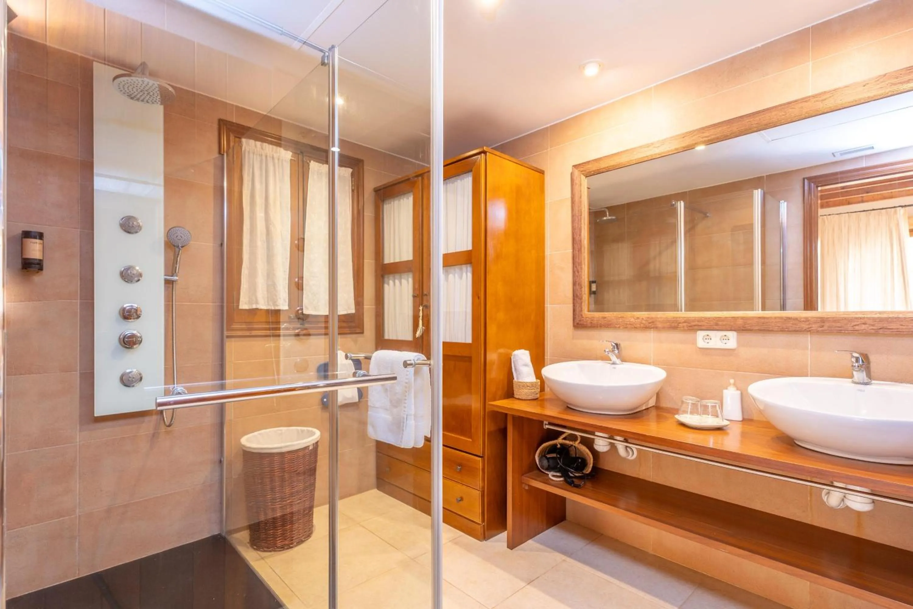 Bathroom in Agroturismo Mondrago -Antic Na Martina-
