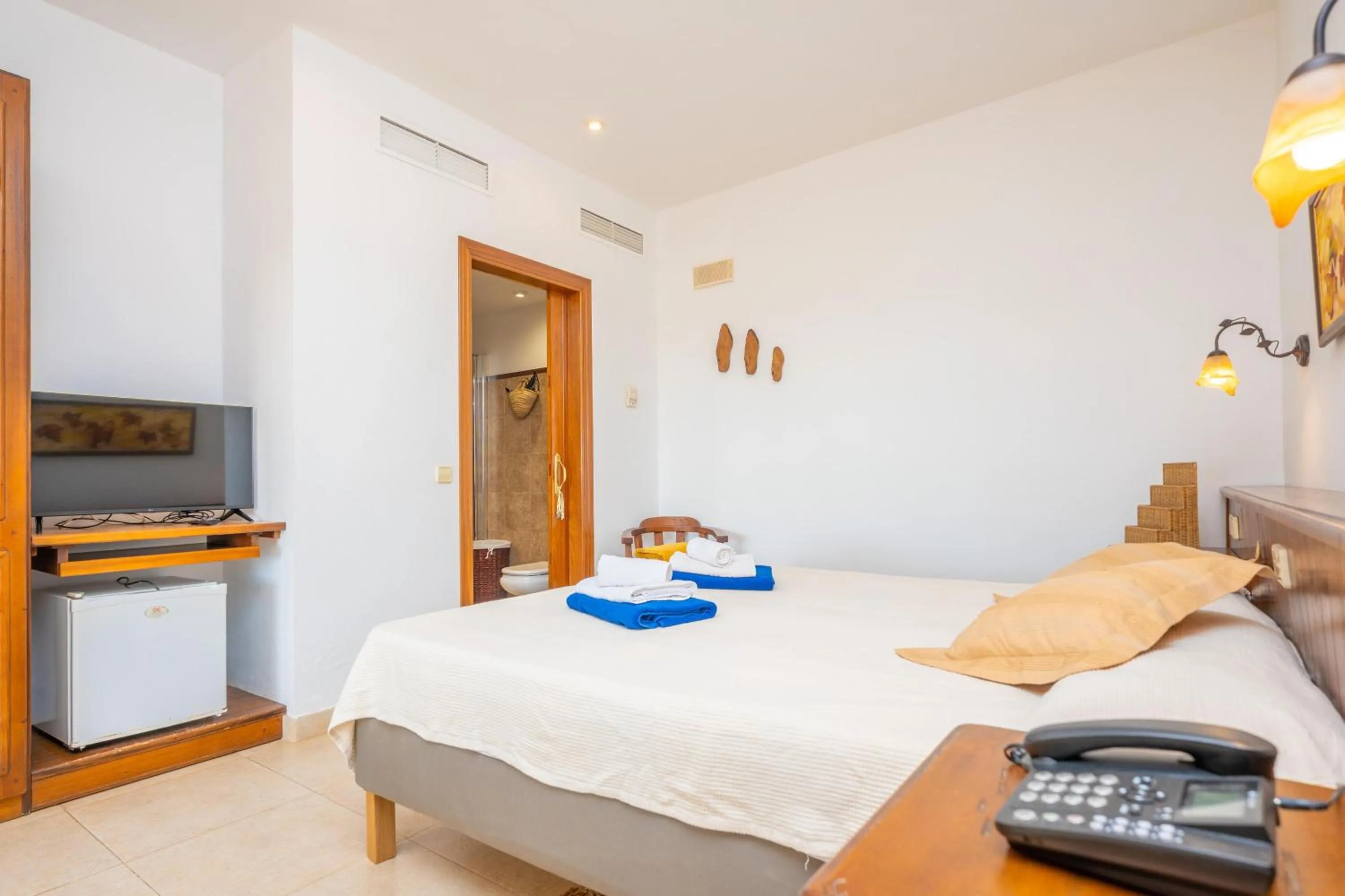 Bedroom, Bed in Agroturismo Mondrago -Antic Na Martina-
