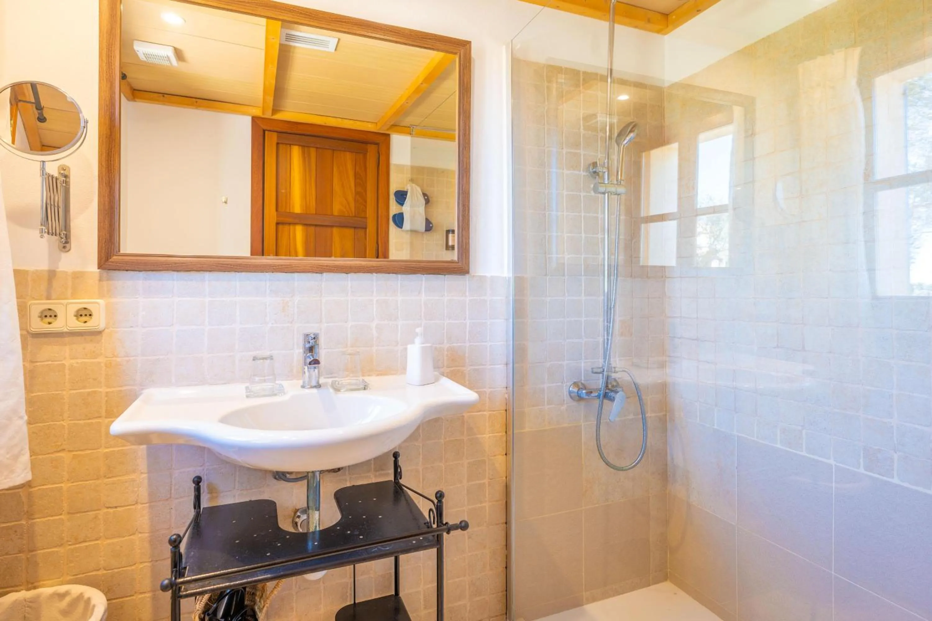 Bathroom in Agroturismo Mondrago -Antic Na Martina-