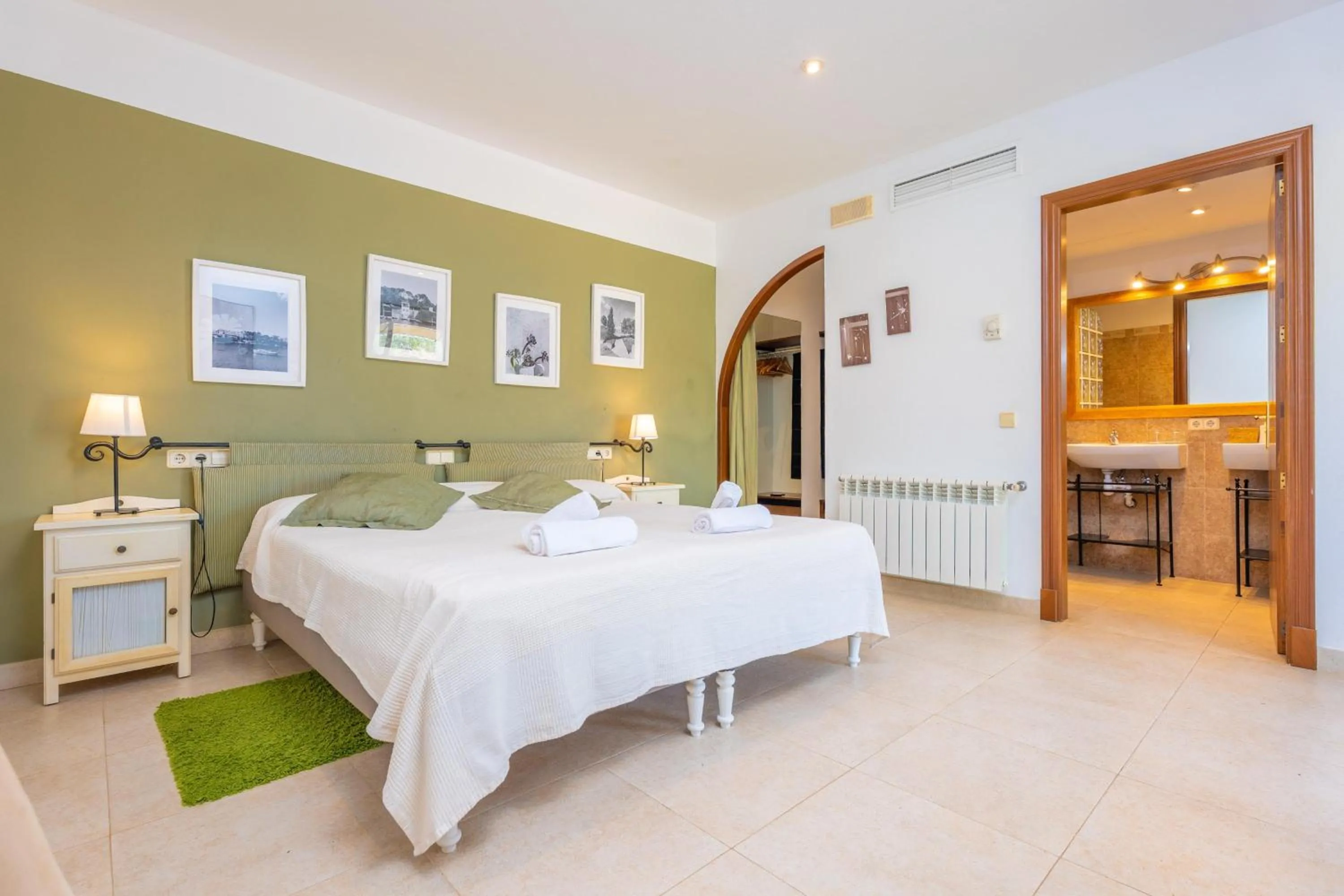 Bedroom, Bed in Agroturismo Mondrago -Antic Na Martina-