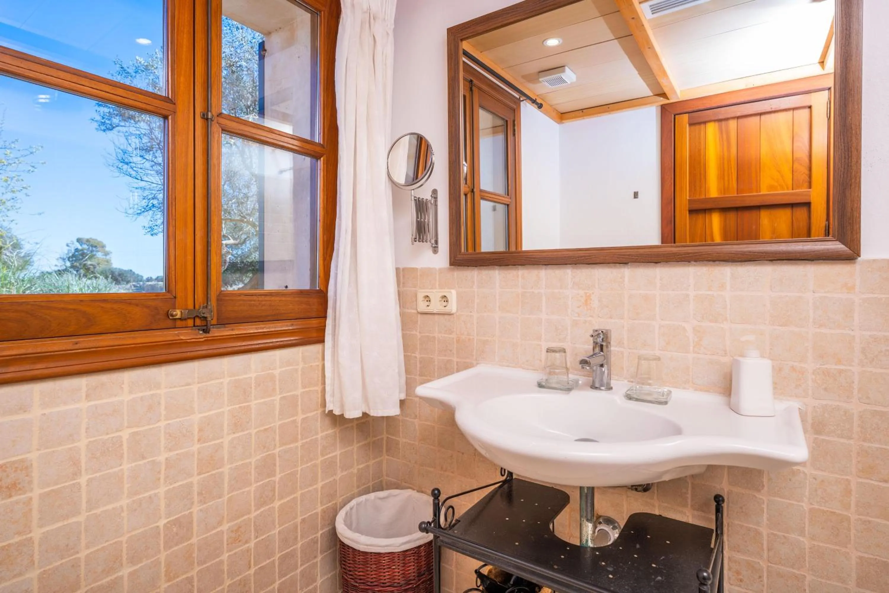 Bathroom in Agroturismo Mondrago -Antic Na Martina-