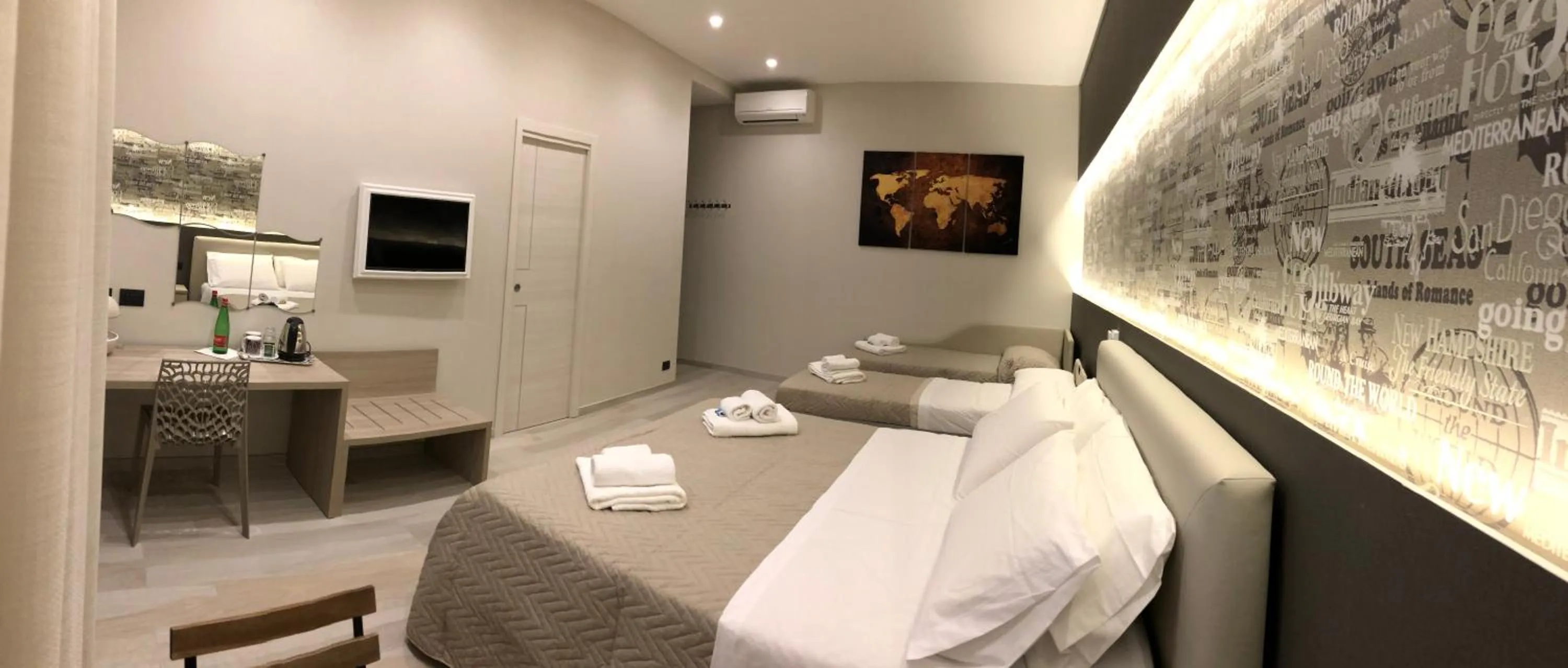 Photo of the whole room, Bed in STARITA BED & PIZZA