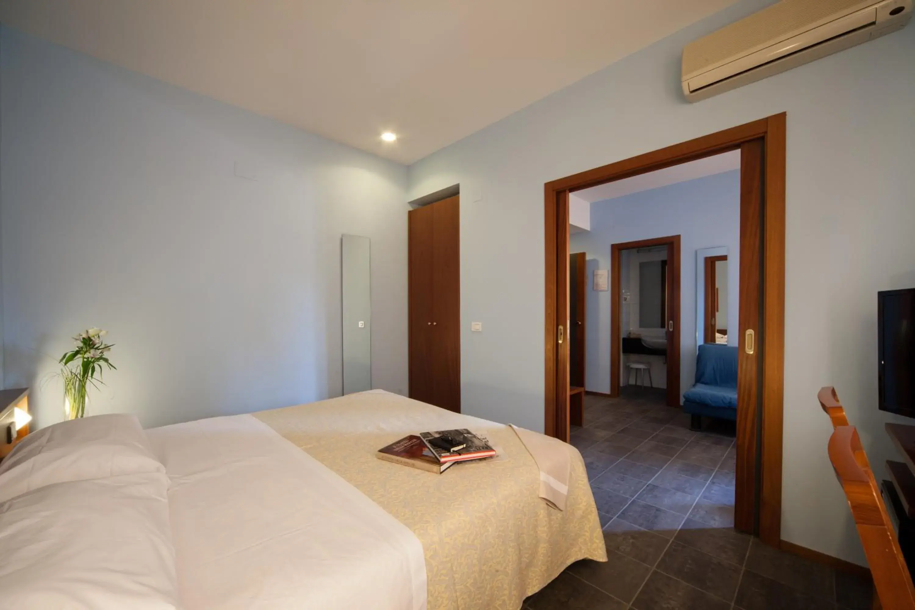 Photo of the whole room, Bed in Hotel Mariani Photo of the whole room, Bed in Hotel Mariani