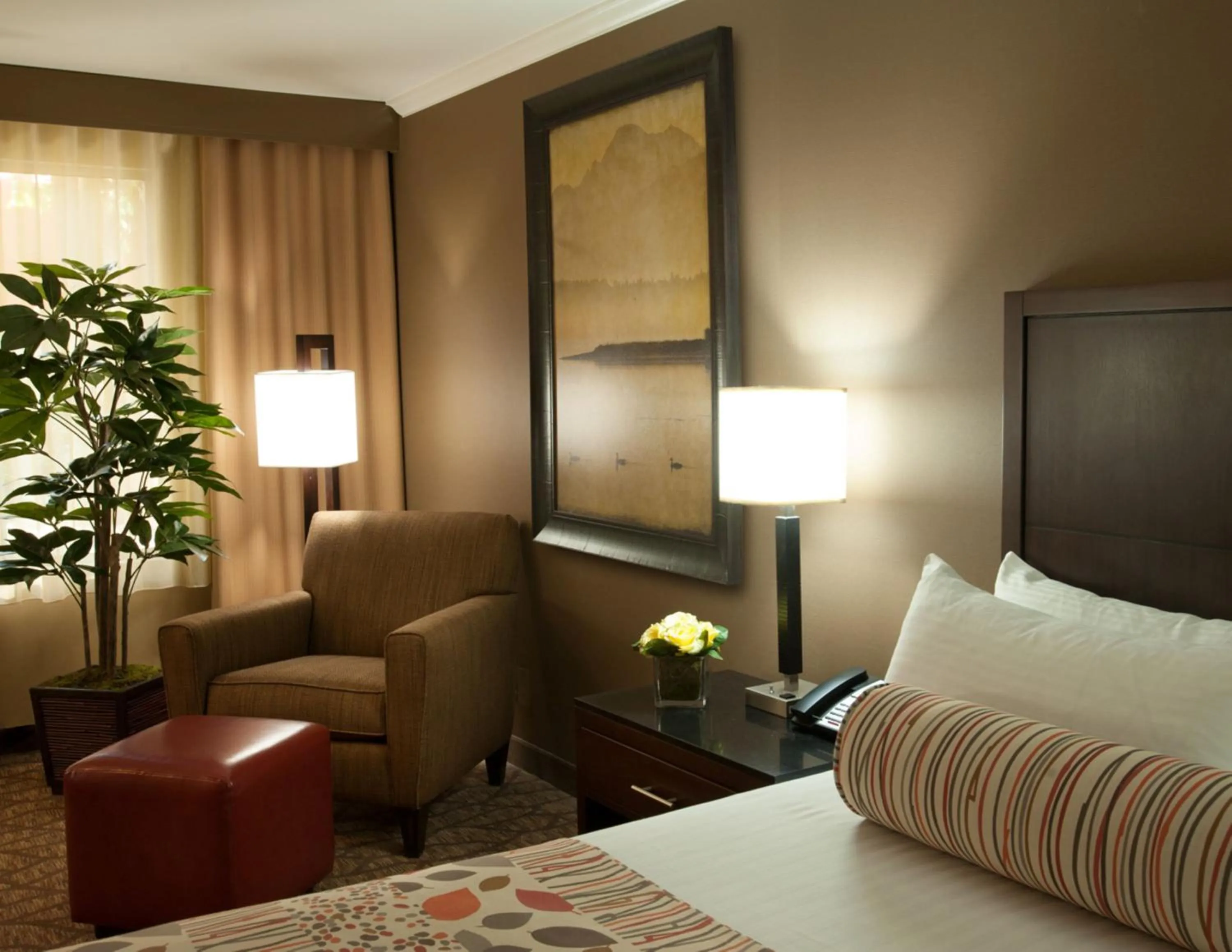 Bed in Airtel Plaza Hotel