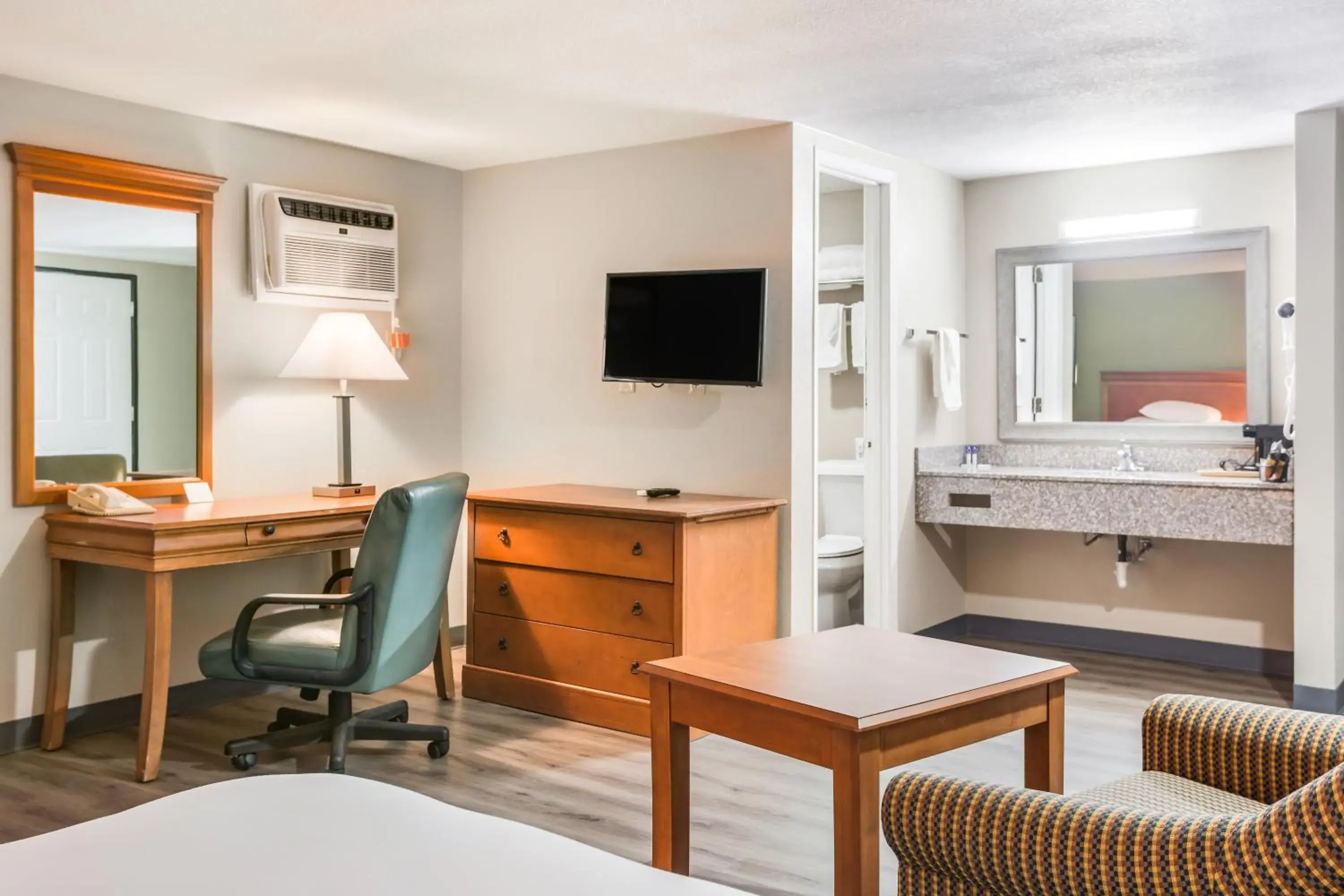 Bed in Americas Best Value Inn - Lebanon Bed in Americas Best Value Inn - Lebanon