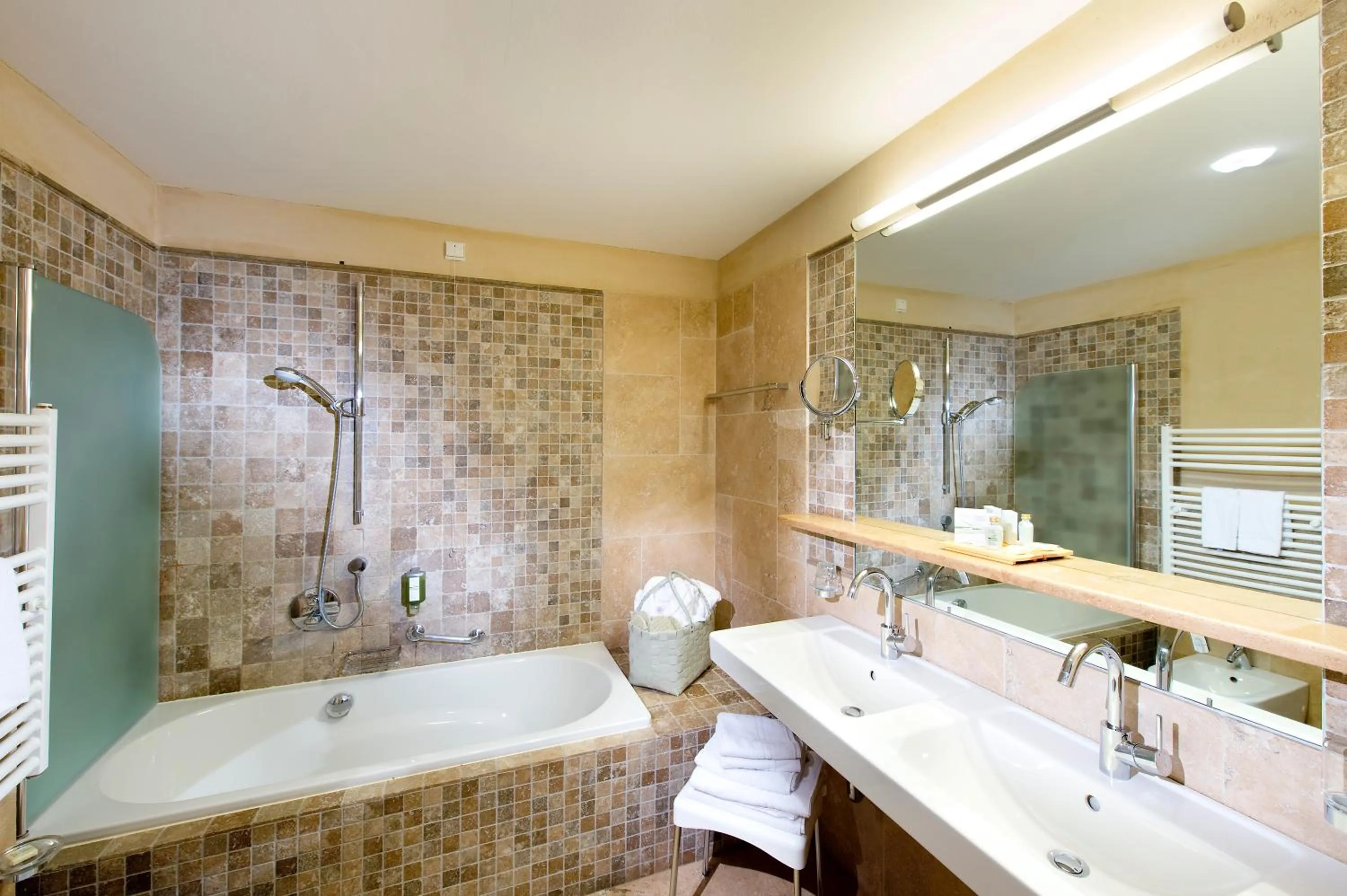 Bathroom in Naturhotel Leitlhof