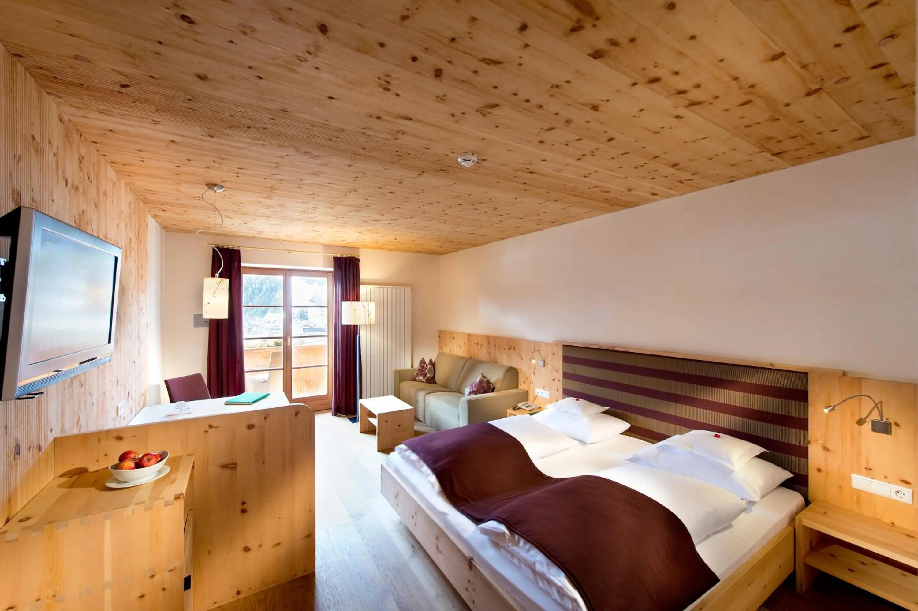 Photo of the whole room, Bed in Naturhotel Leitlhof
