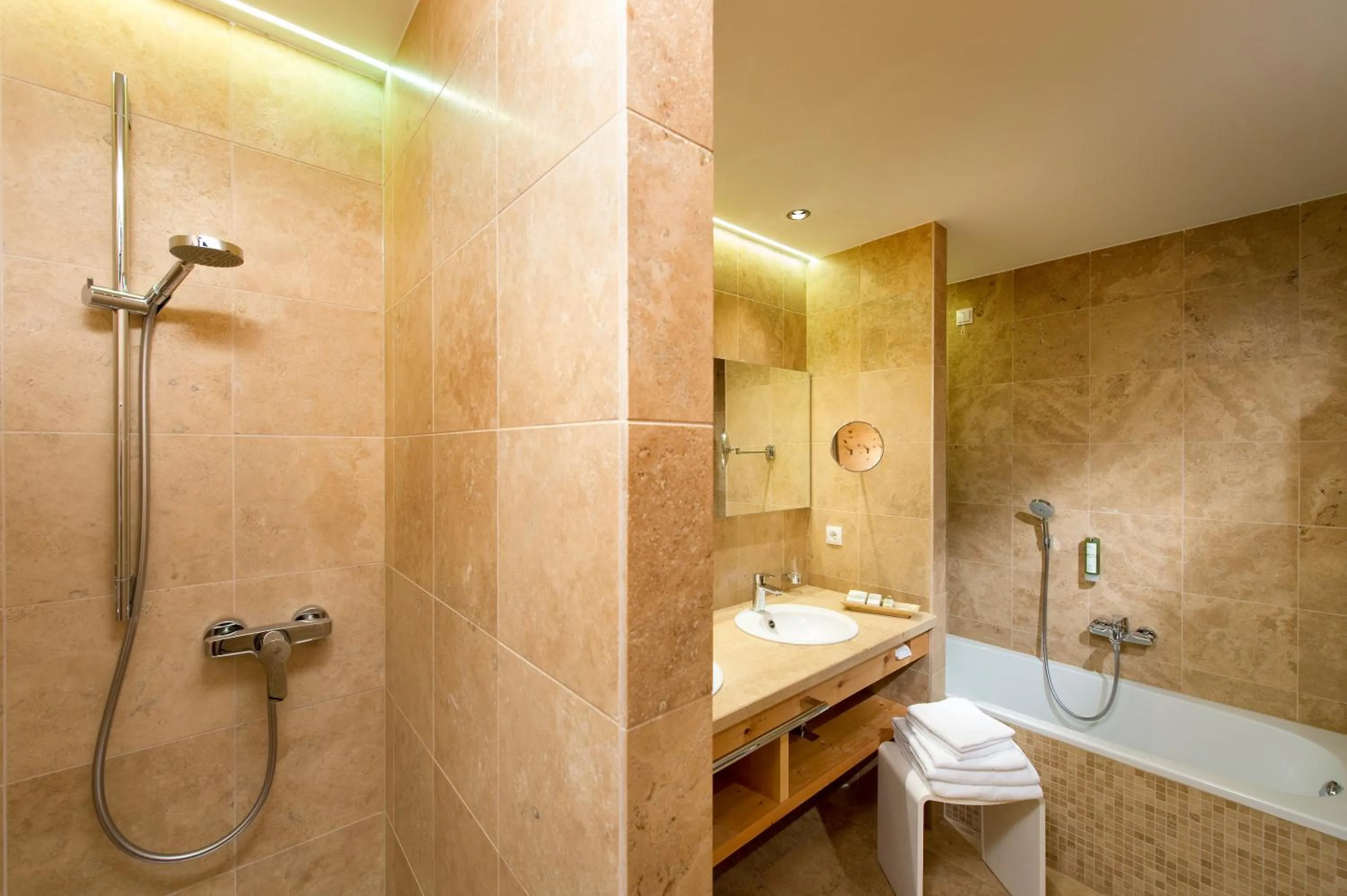 Bathroom in Naturhotel Leitlhof