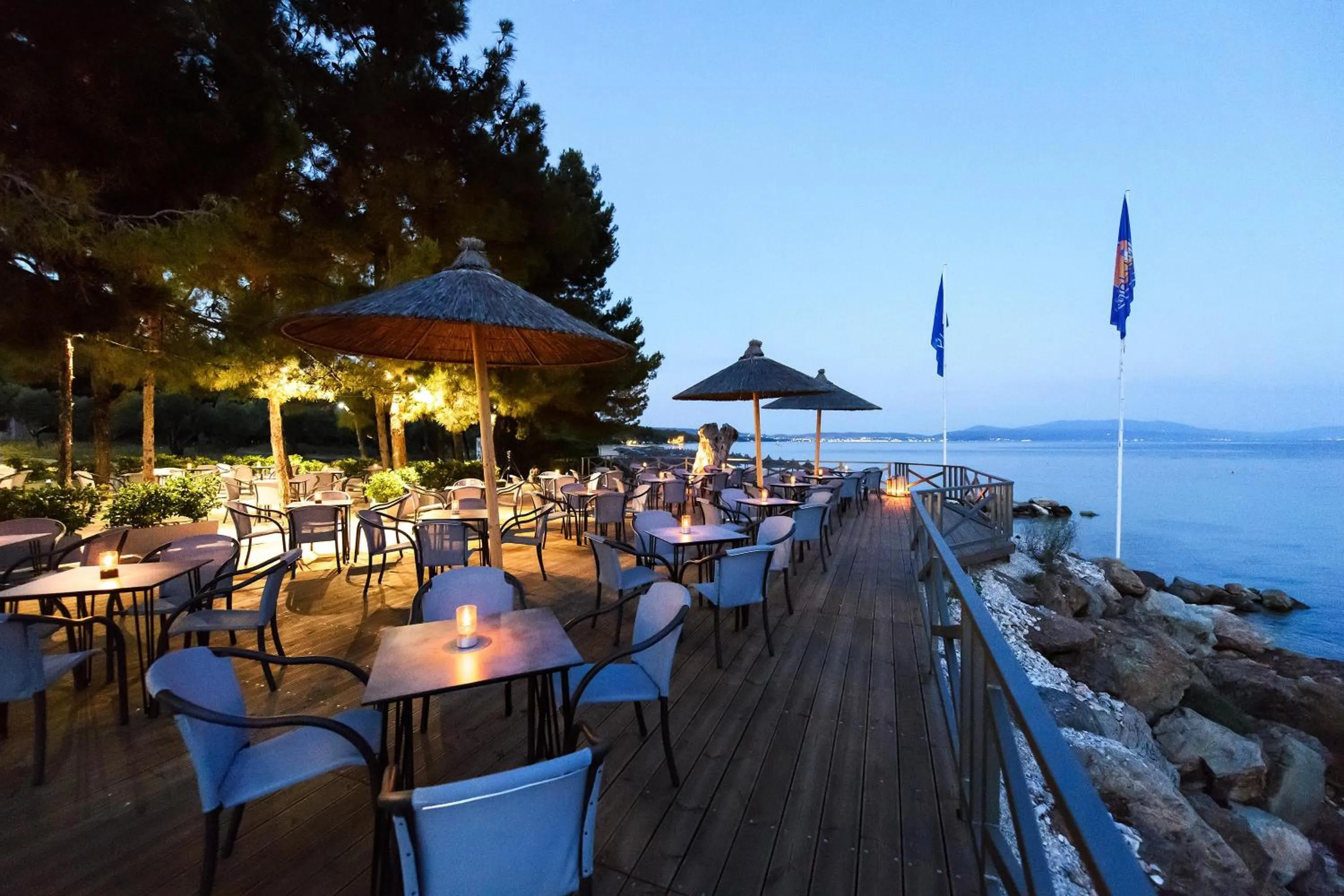 Restaurant/places to eat in Blue Dolphin Hotel