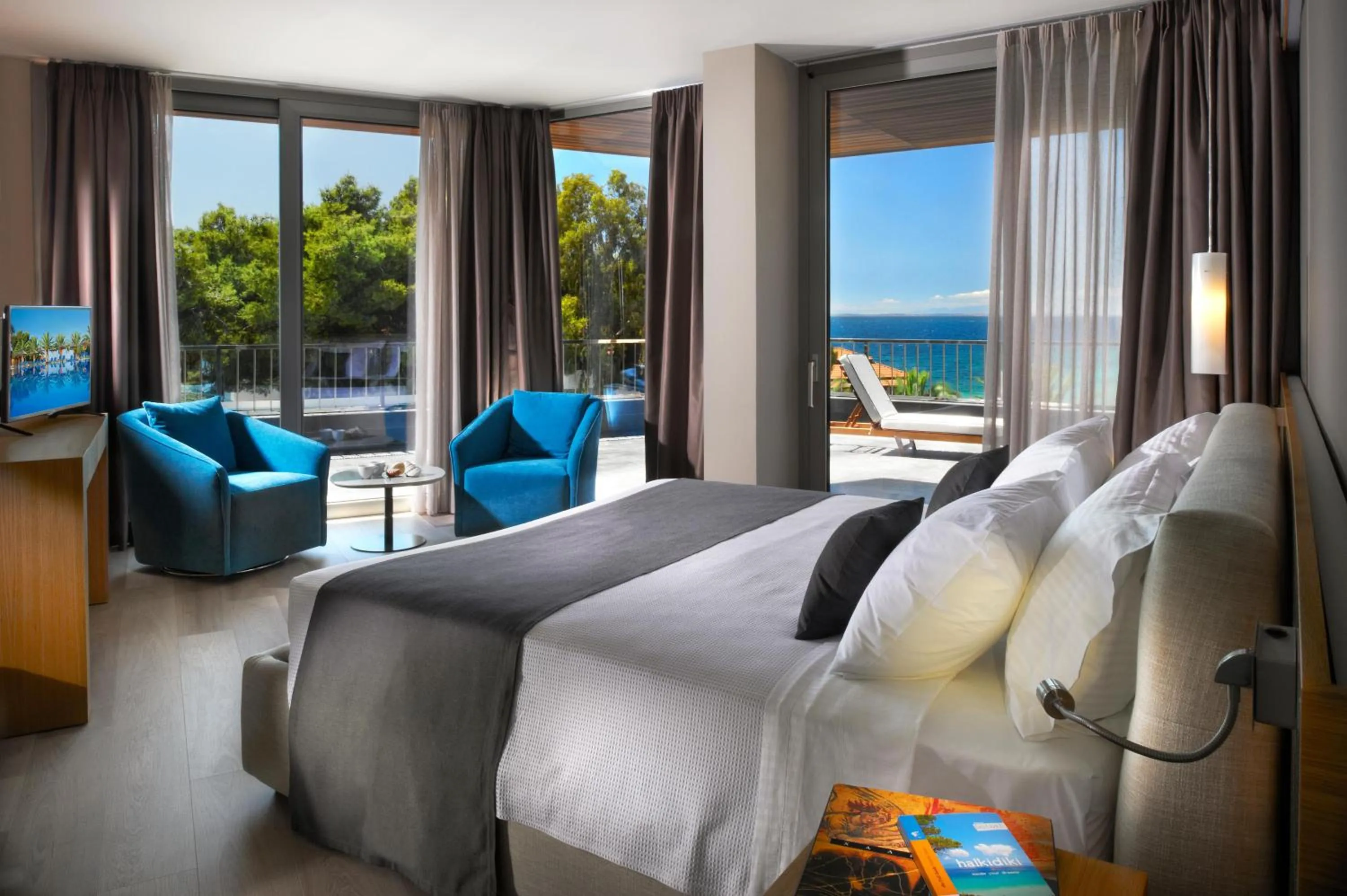 Photo of the whole room in Blue Dolphin Hotel