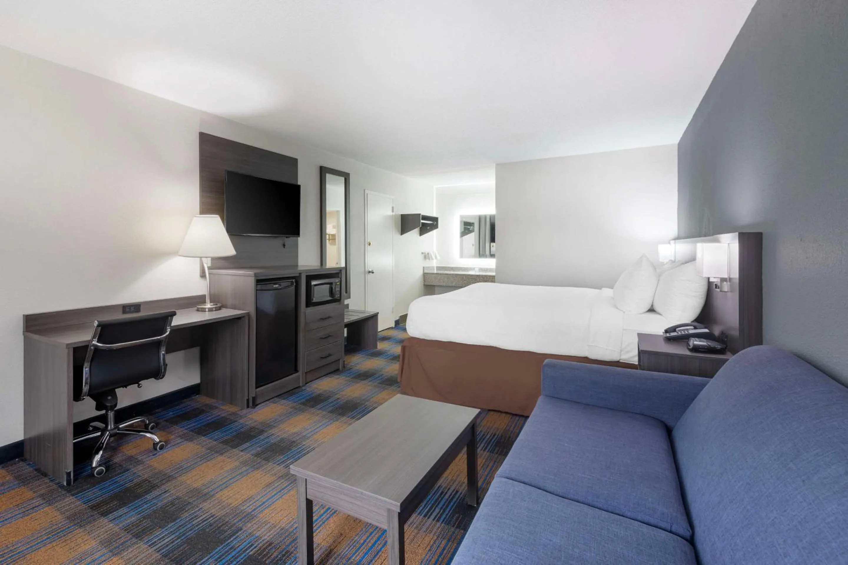 Bedroom, Bed in Quality Inn Memphis Downtown