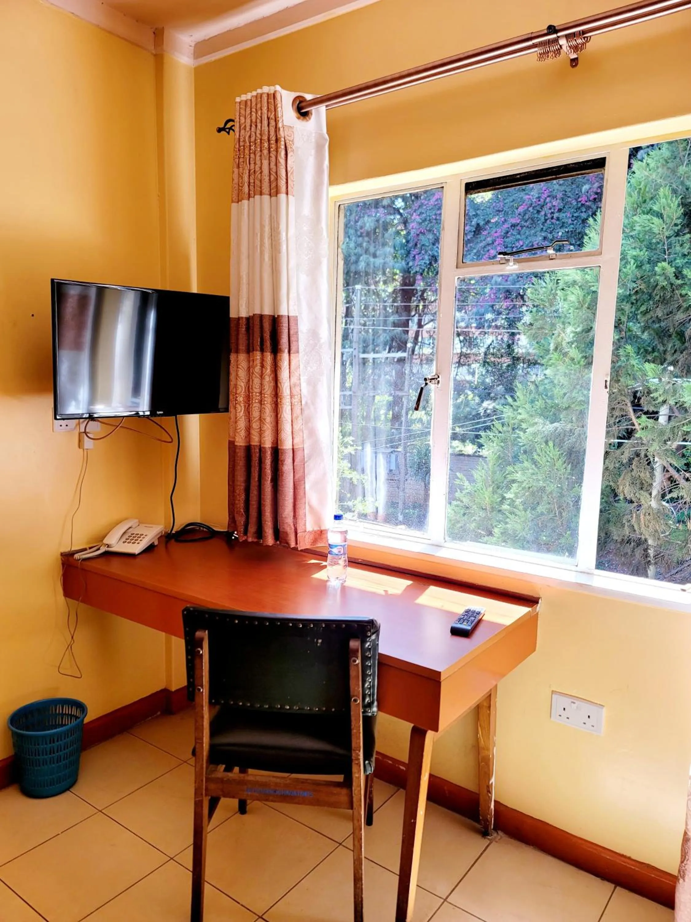 TV and multimedia in United Kenya Club