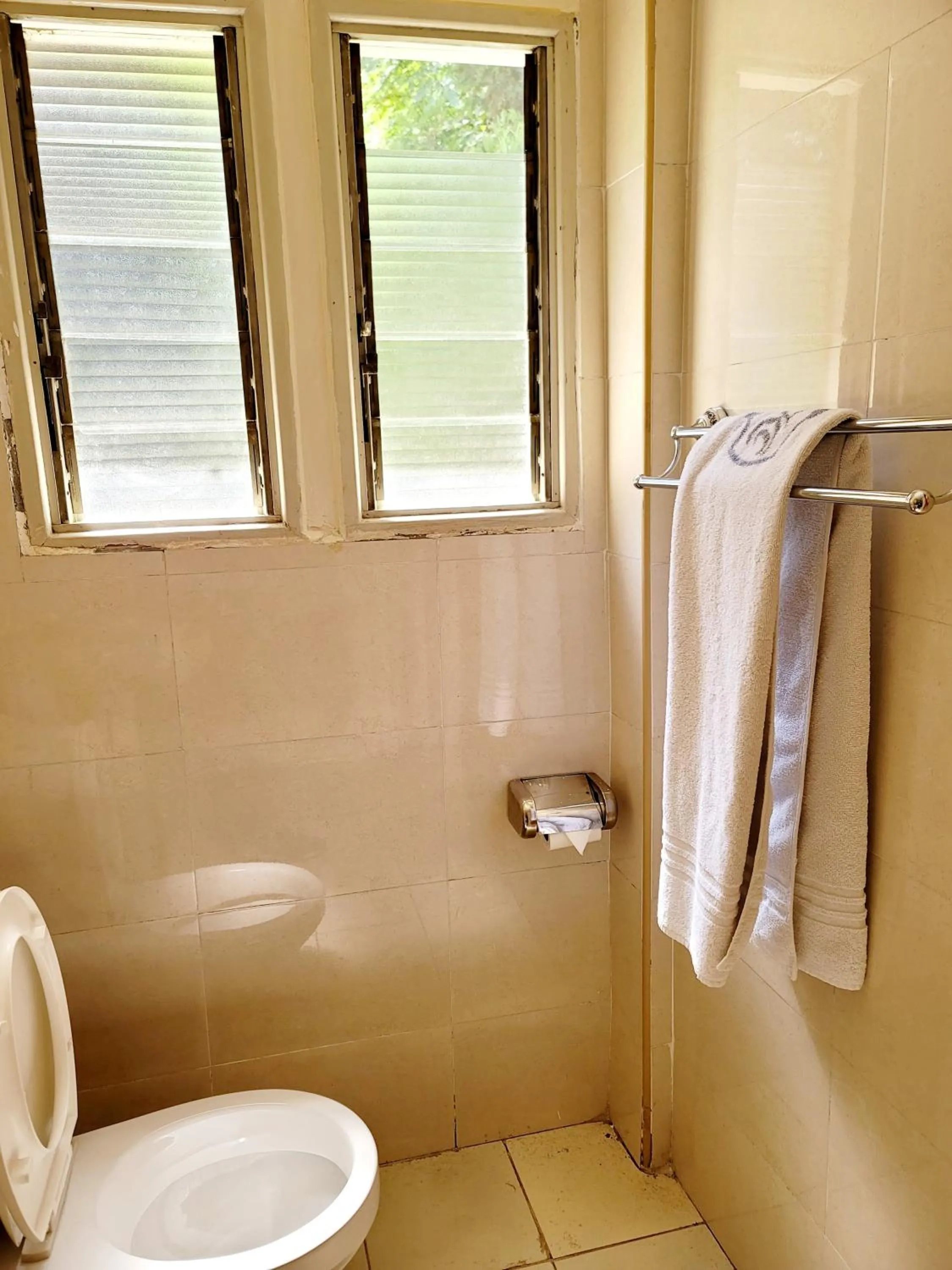 Toilet in United Kenya Club