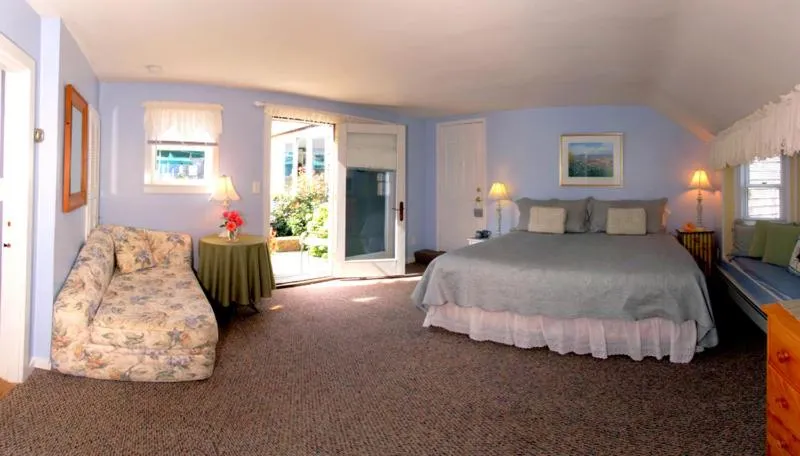 Bedroom, Bed in Lamb and Lion Inn