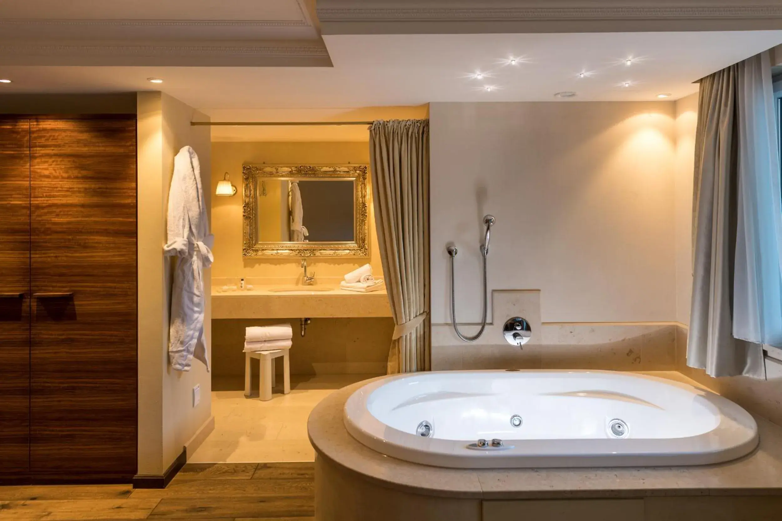 Comfort Suite in Hotel Fameli Comfort Suite in Hotel Fameli