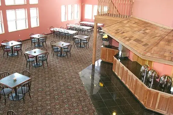 Restaurant/places to eat in Crown Choice Inn & Suites Lakeview and Waterpark Restaurant/places to eat in Crown Choice Inn & Suites Lakeview and Waterpark