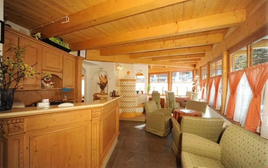 Lounge or bar in Residence Garnì Il Giglio