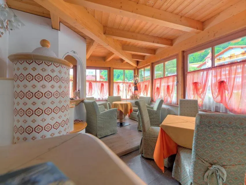 Lounge or bar in Residence Garnì Il Giglio