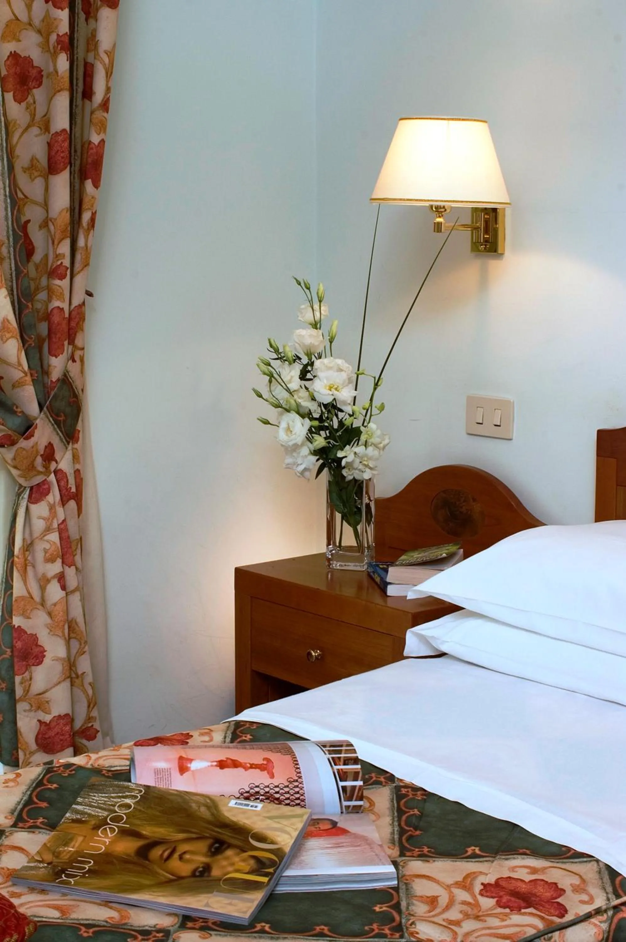 Bed in Hotel Aberdeen