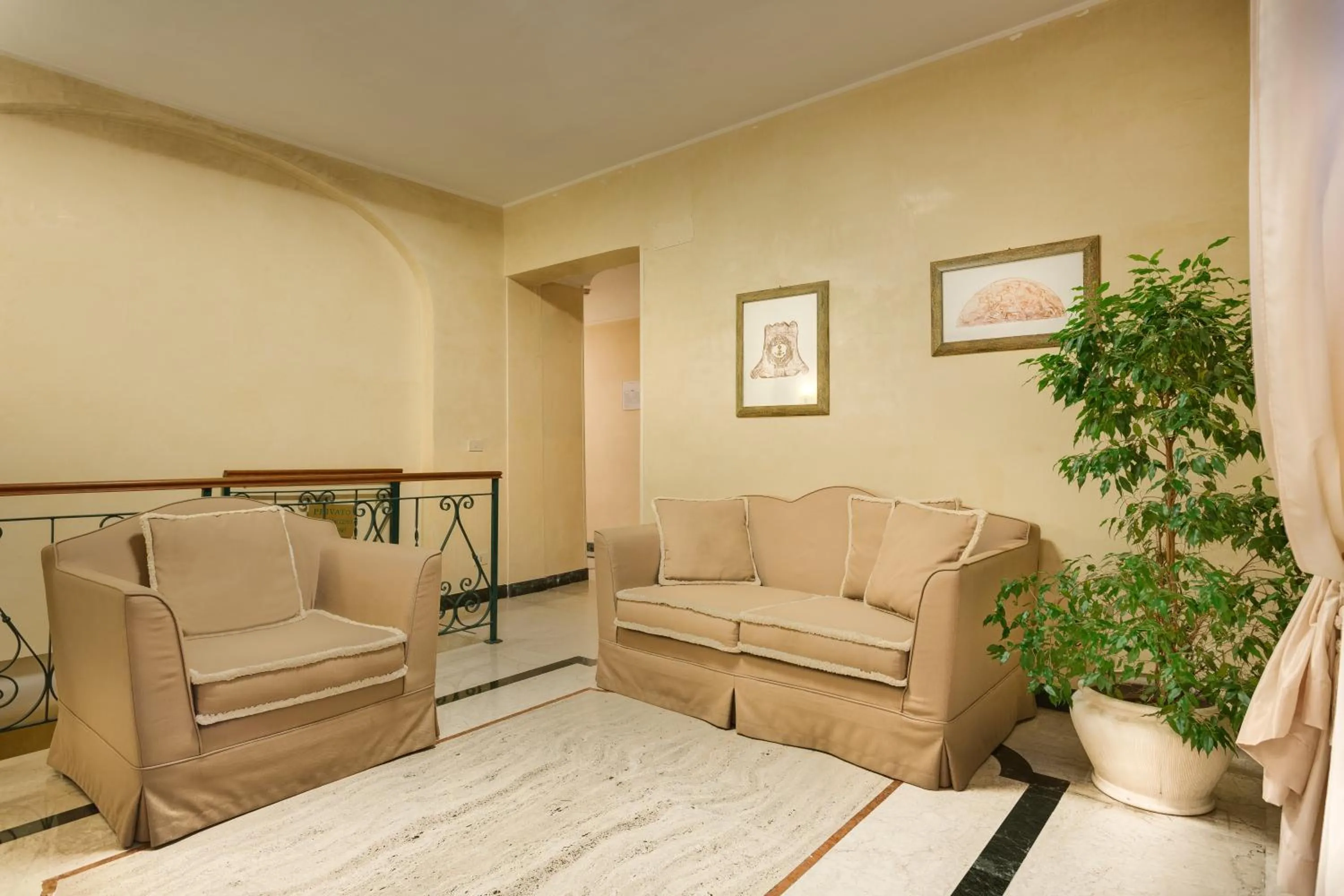 Area and facilities in Hotel Aberdeen