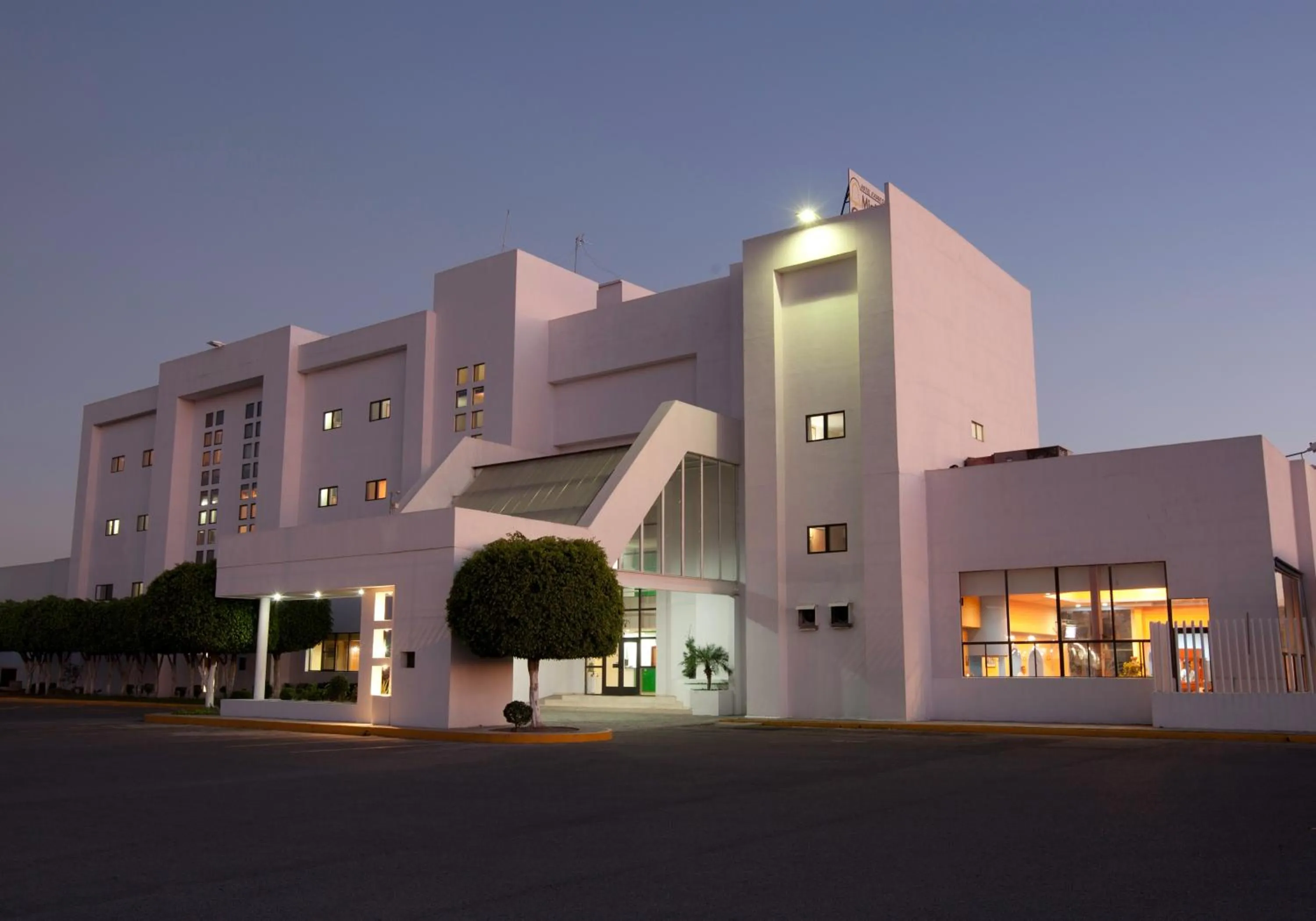 Facade/entrance in Mision Express Celaya