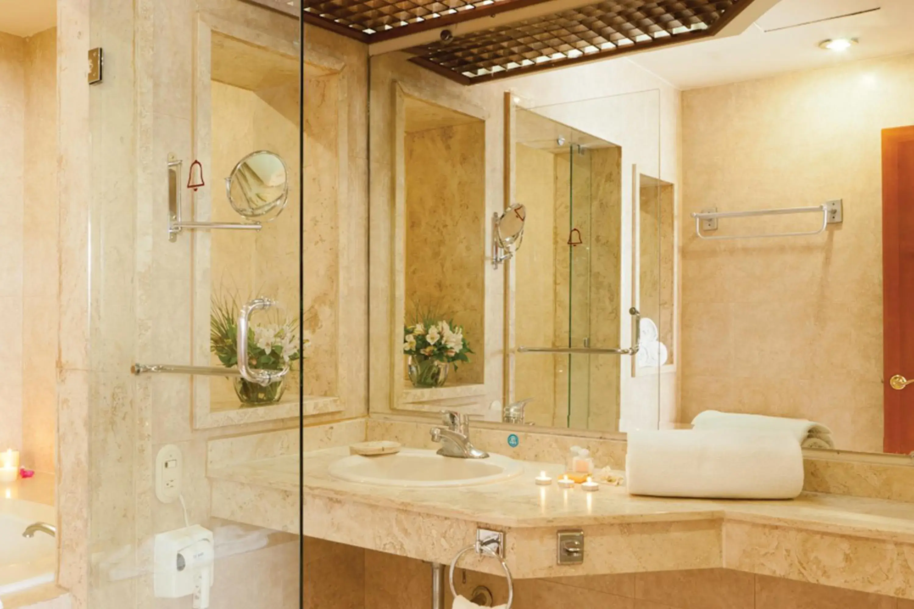 Photo of the whole room in Mision Express Celaya Photo of the whole room in Mision Express Celaya