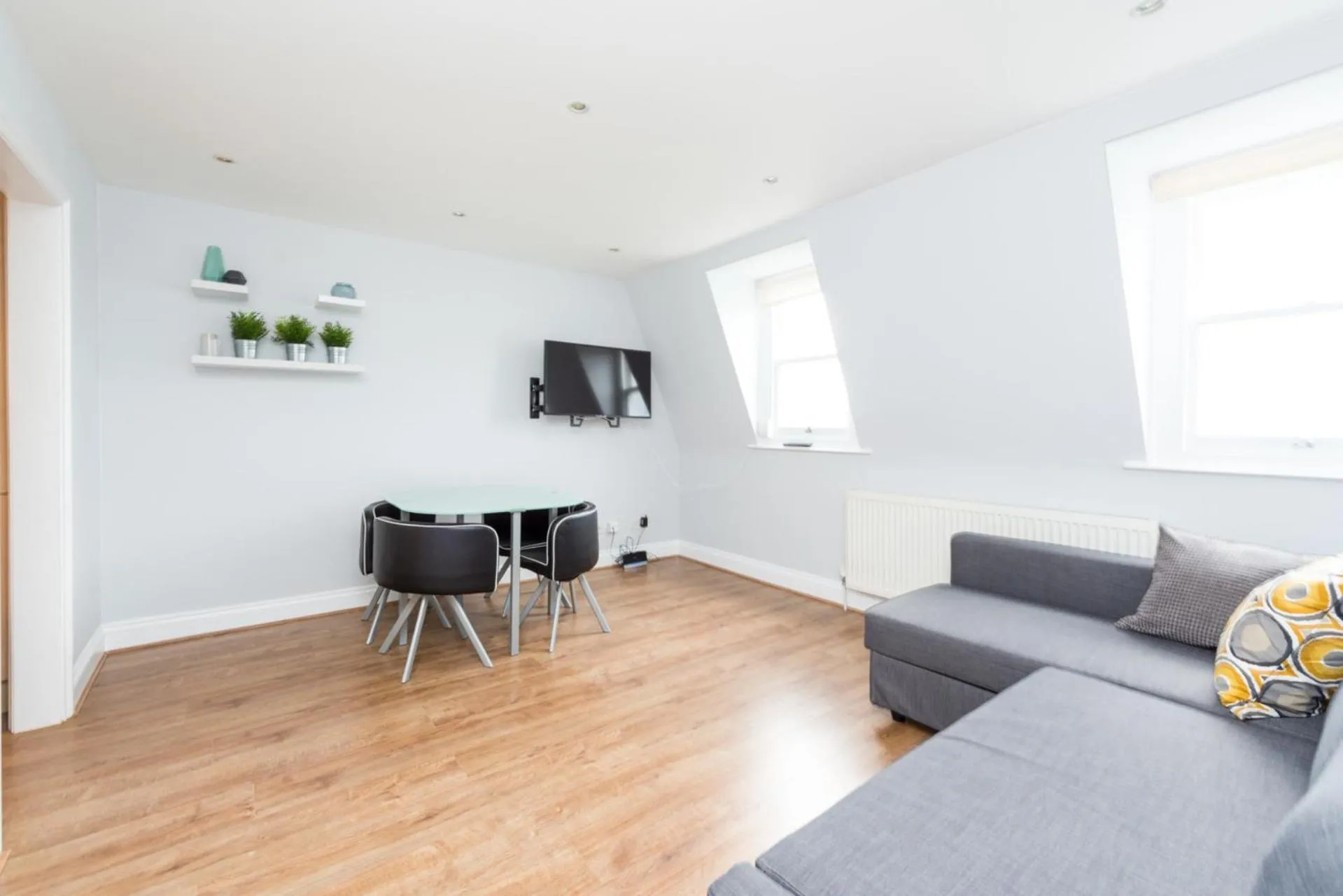 Camden Apartment E/Apartment