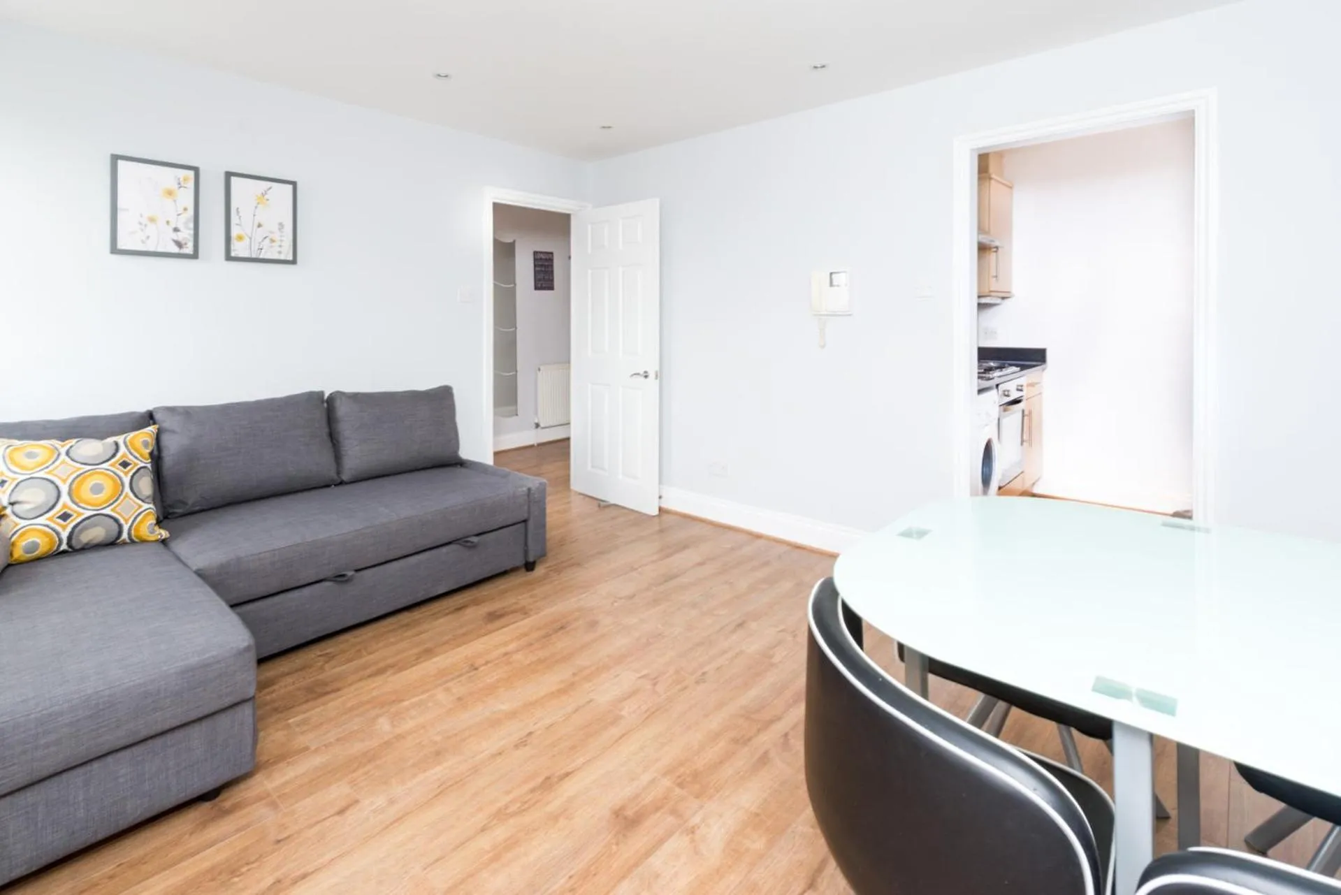 Camden Apartment E/Apartment