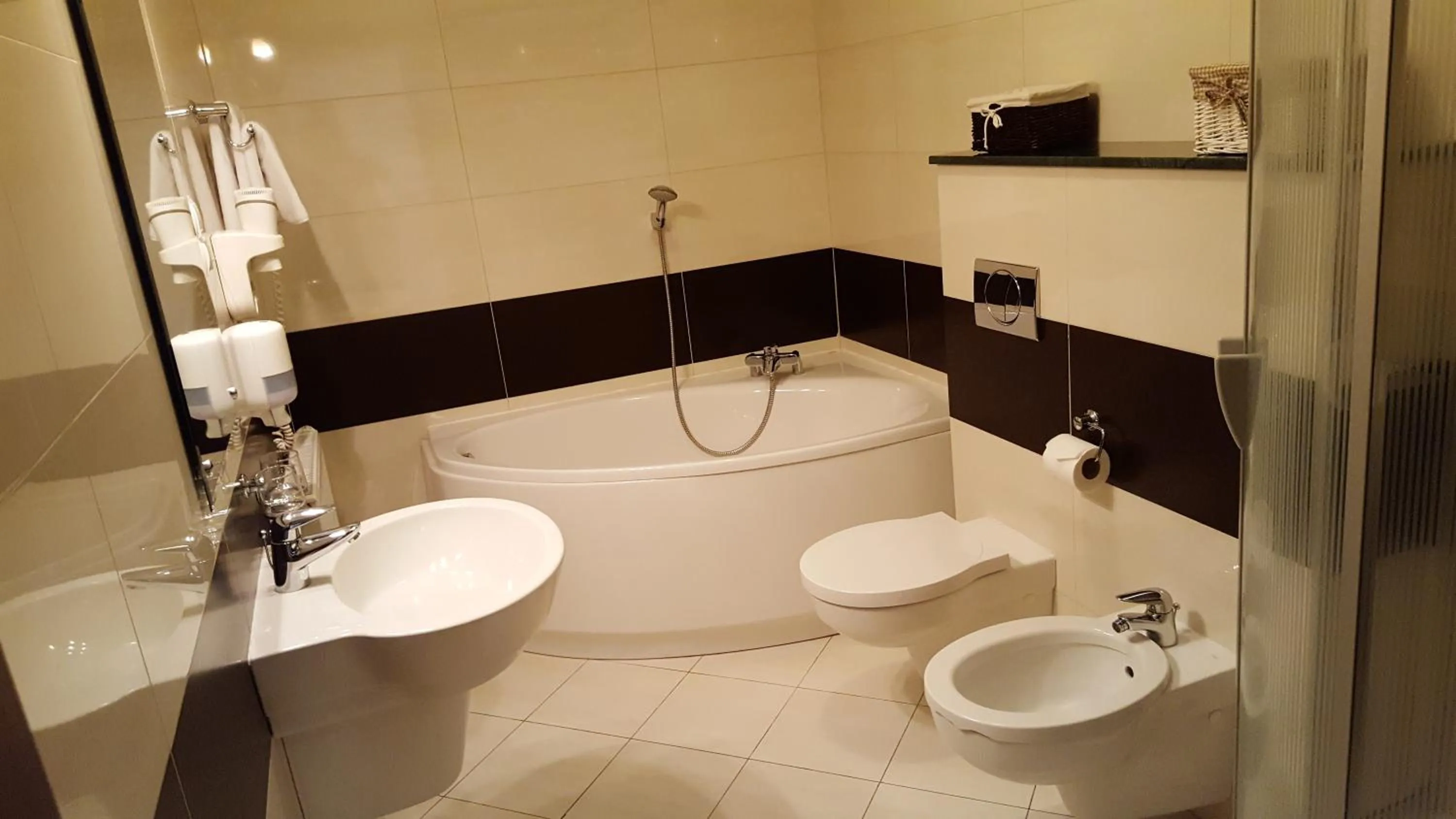 Toilet in Hotel Dworek***