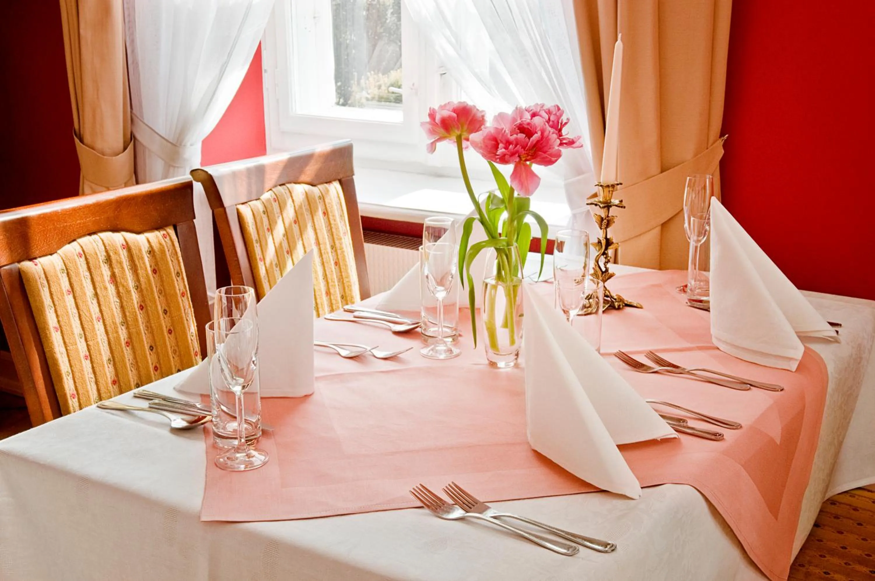 Restaurant/places to eat in Hotel Dworek***