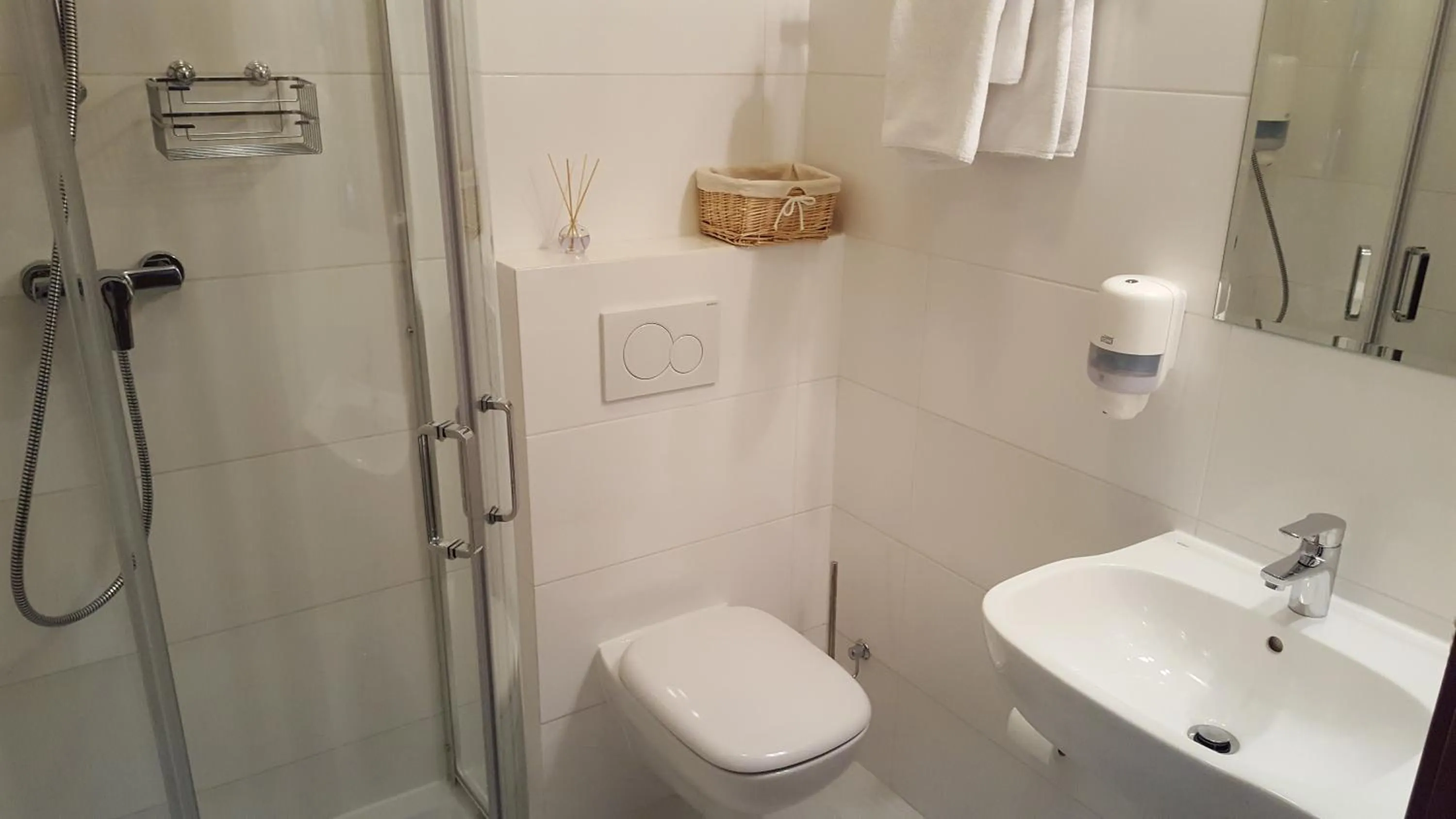 Shower in Hotel Dworek***