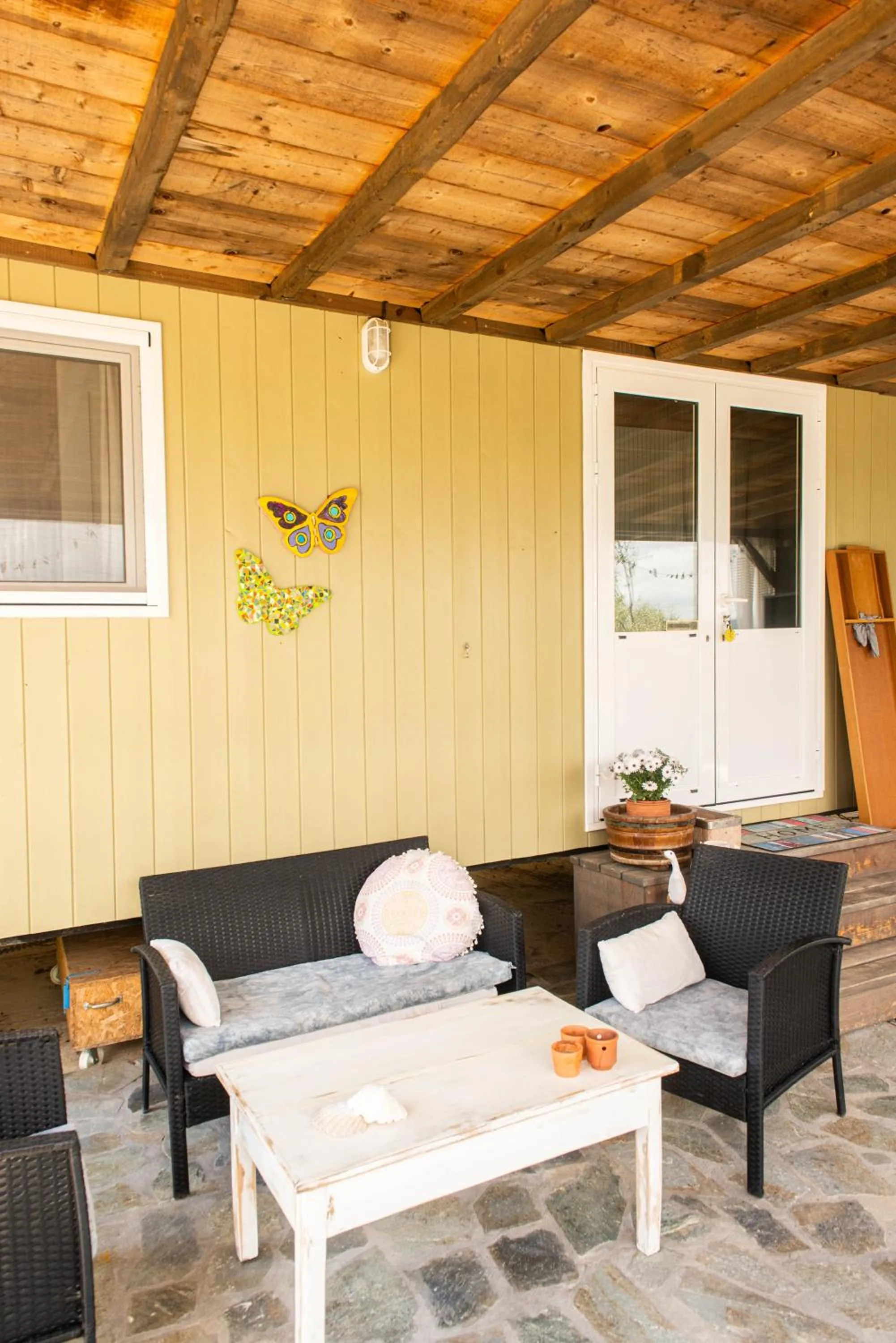 Property building in Hakuna Matata Holidays Agalia with airco & pool in Greek Olive Grove