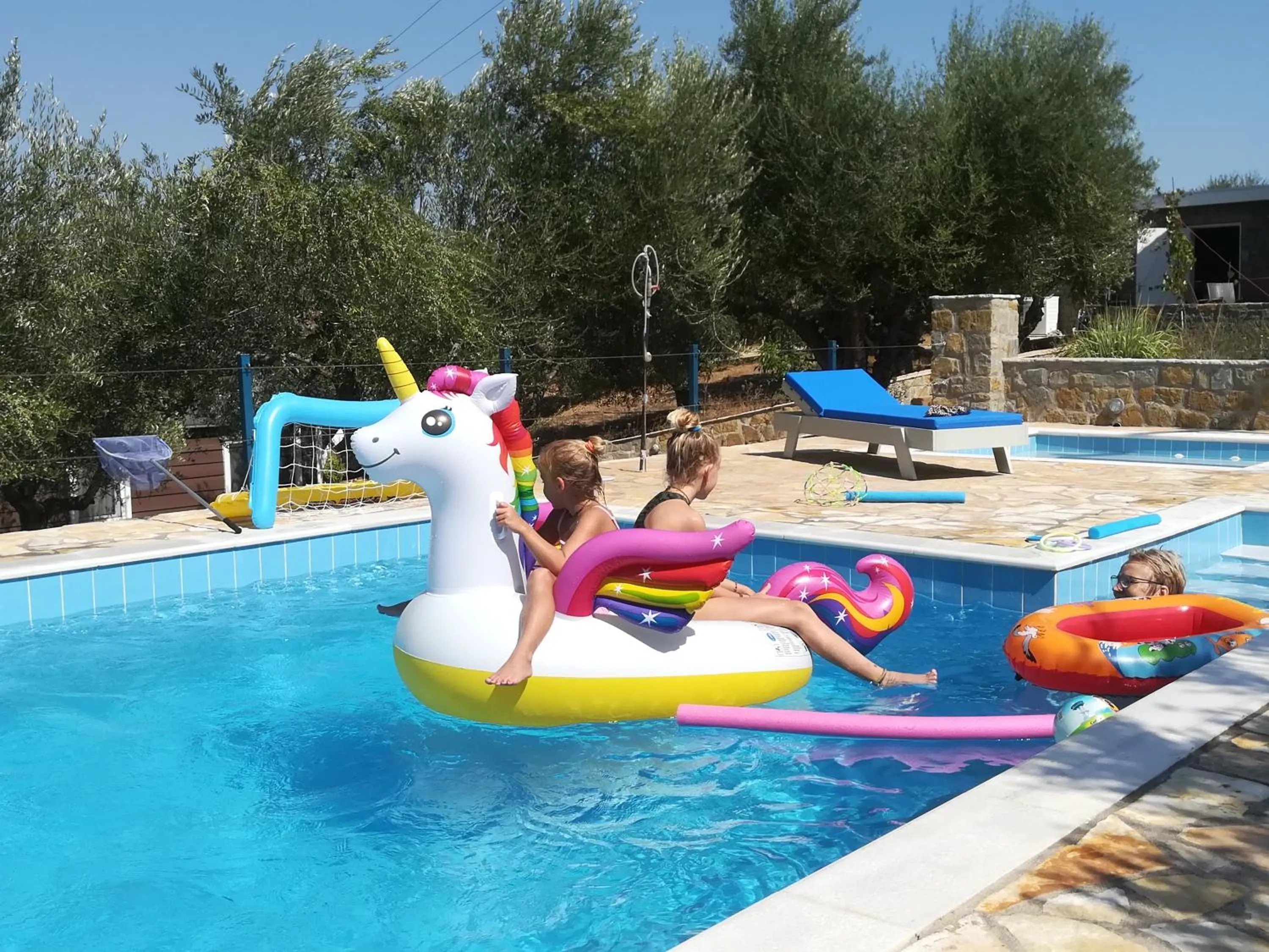 Spring in Hakuna Matata Holidays Agalia with airco & pool in Greek Olive Grove