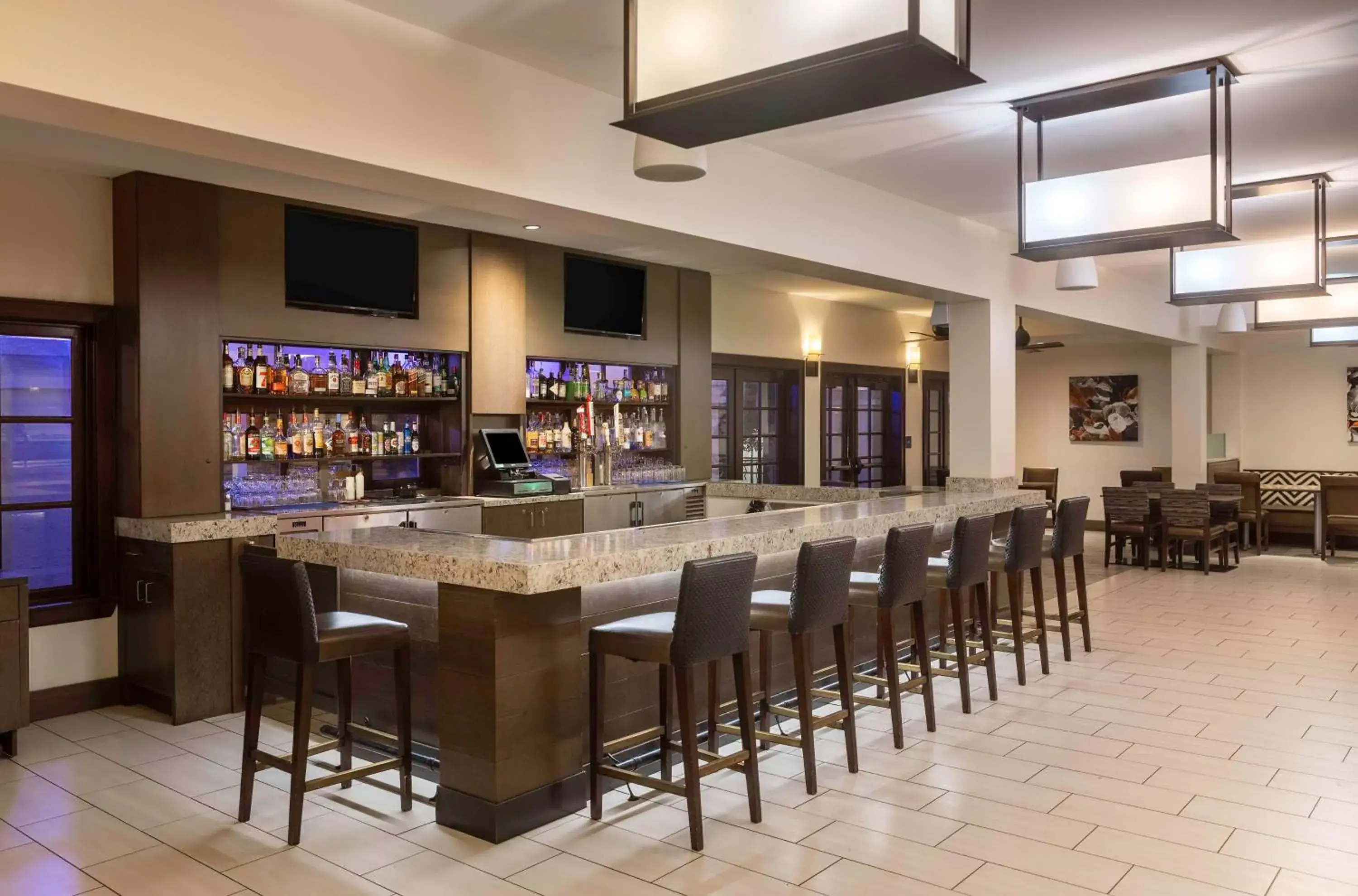 Lounge or bar in Embassy Suites by Hilton Palm Desert Lounge or bar in Embassy Suites by Hilton Palm Desert