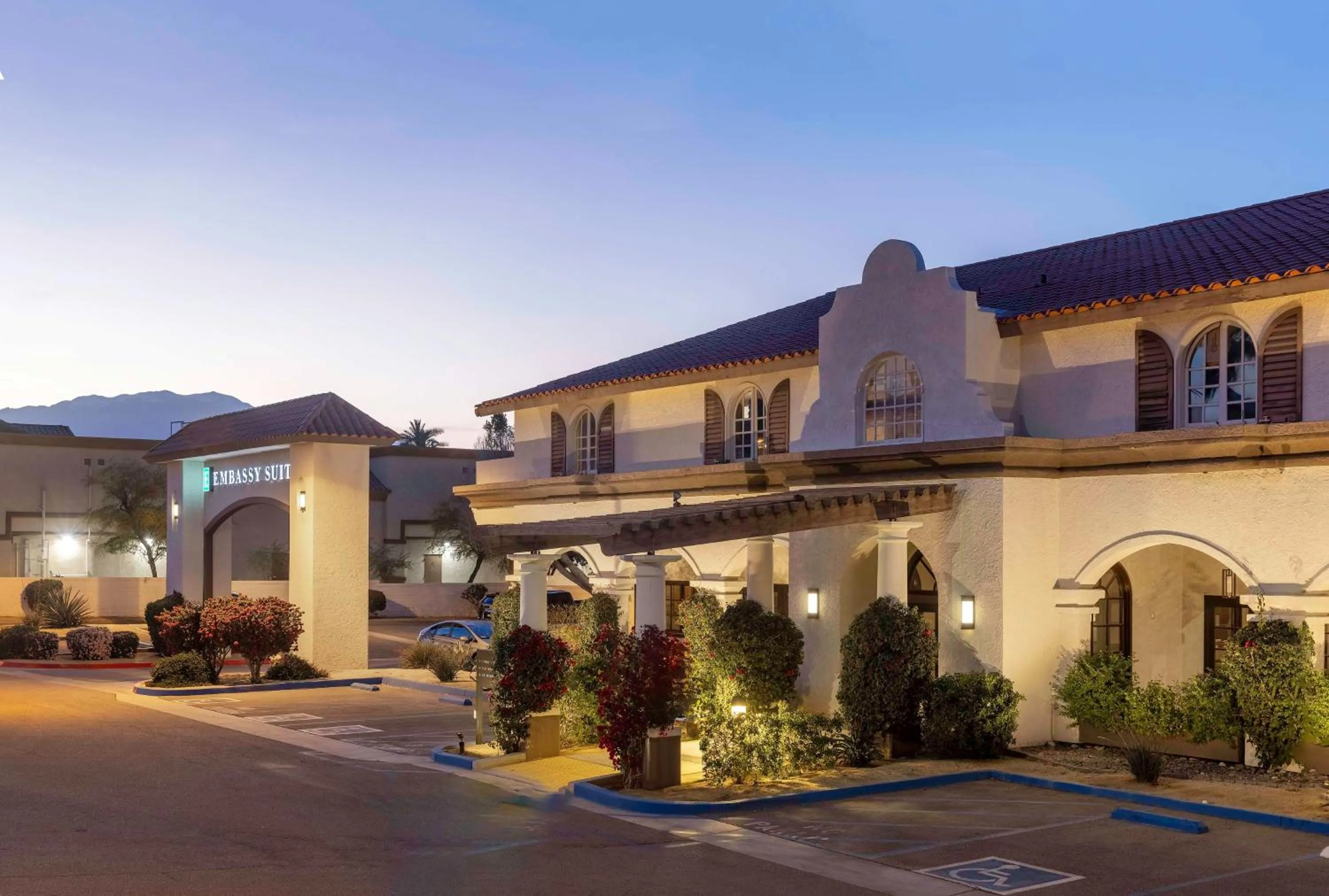 Property building in Embassy Suites by Hilton Palm Desert