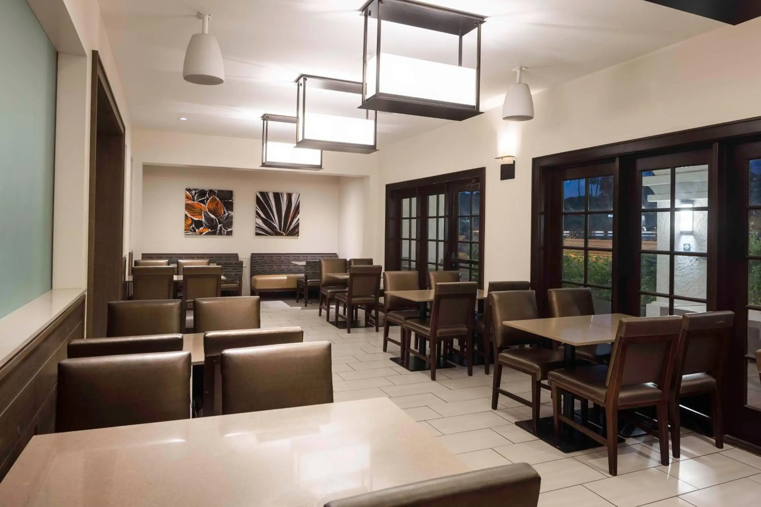 Restaurant/places to eat in Embassy Suites by Hilton Palm Desert Restaurant/places to eat in Embassy Suites by Hilton Palm Desert