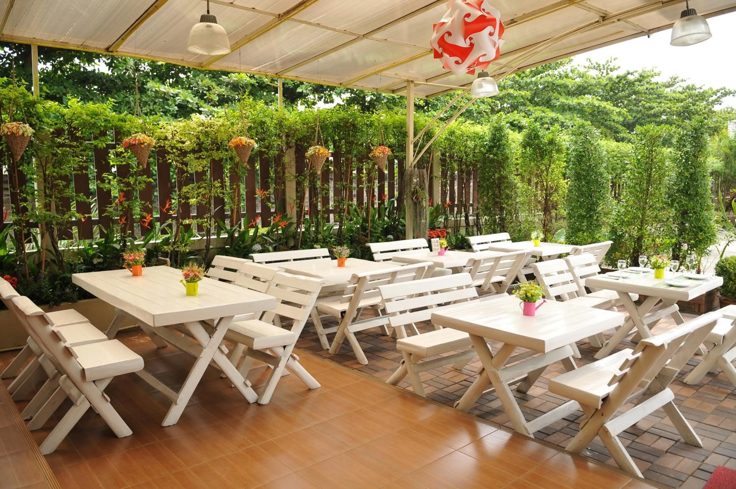 Restaurant/places to eat in Regent Suvarnabhumi Hotel