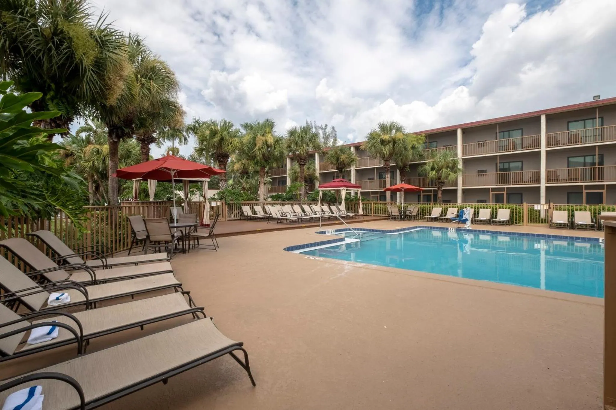 Swimming pool in Red Roof Inn PLUS+ & Suites Naples Downtown-5th Ave S