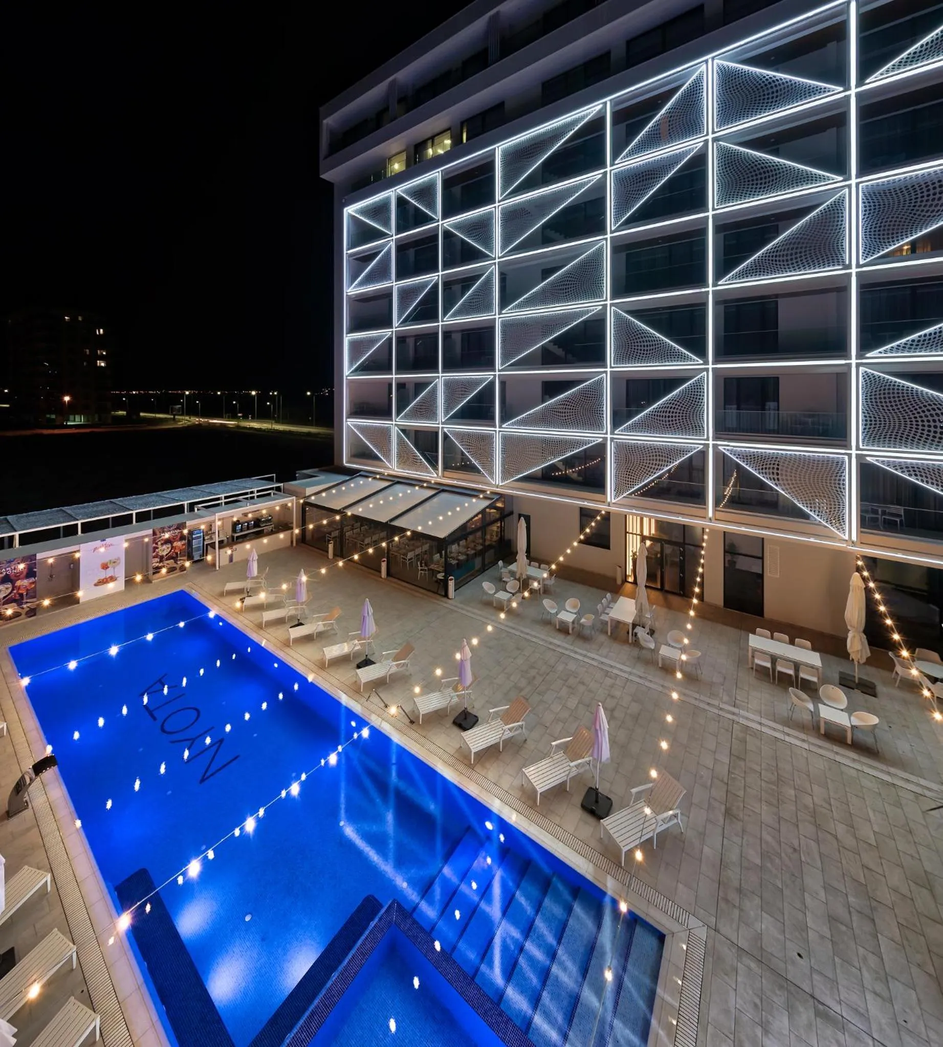 Restaurant/places to eat in Nyota Hotel & Conference Center