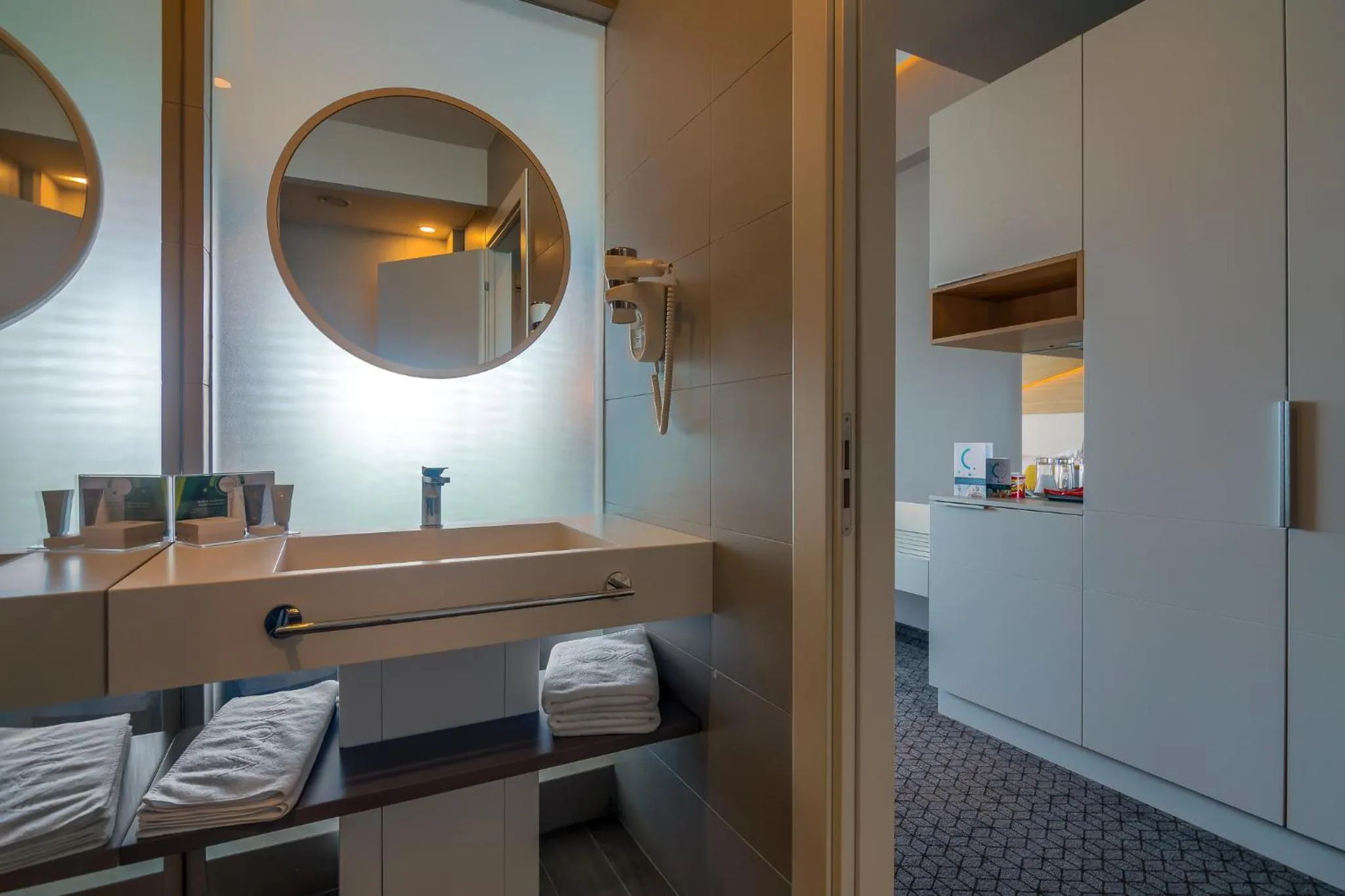 Bathroom in Nyota Hotel & Conference Center