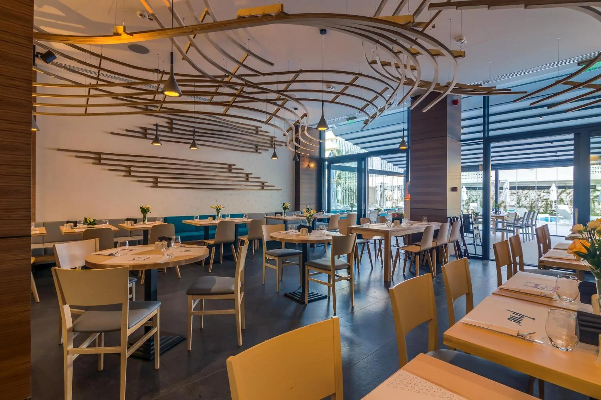 Restaurant/places to eat in Nyota Hotel & Conference Center