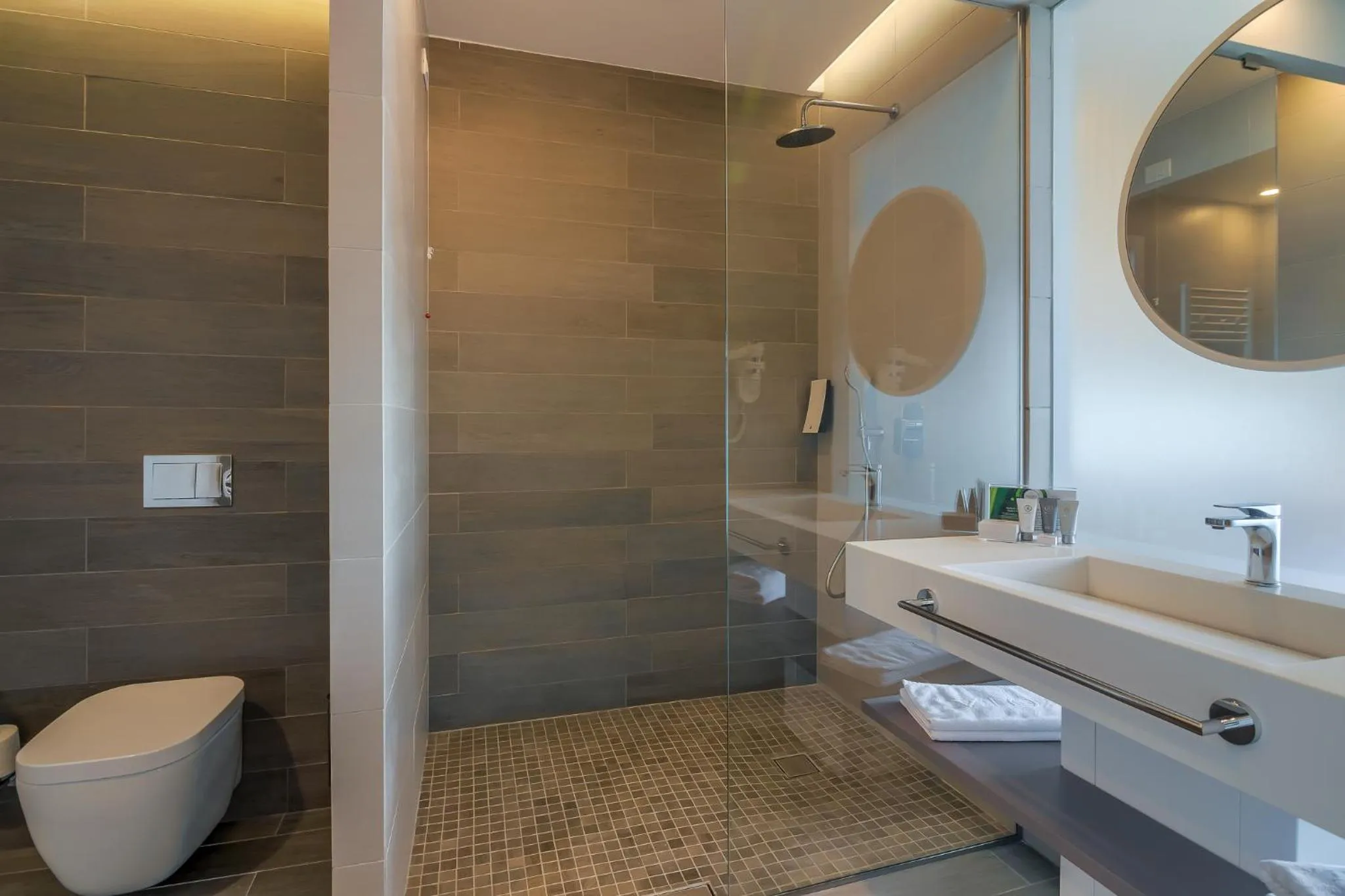 Nyota Hotel & Conference Center