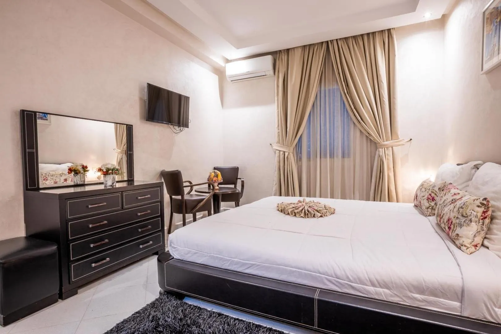 Bedroom in Hotel Hospitality-Inn City Center