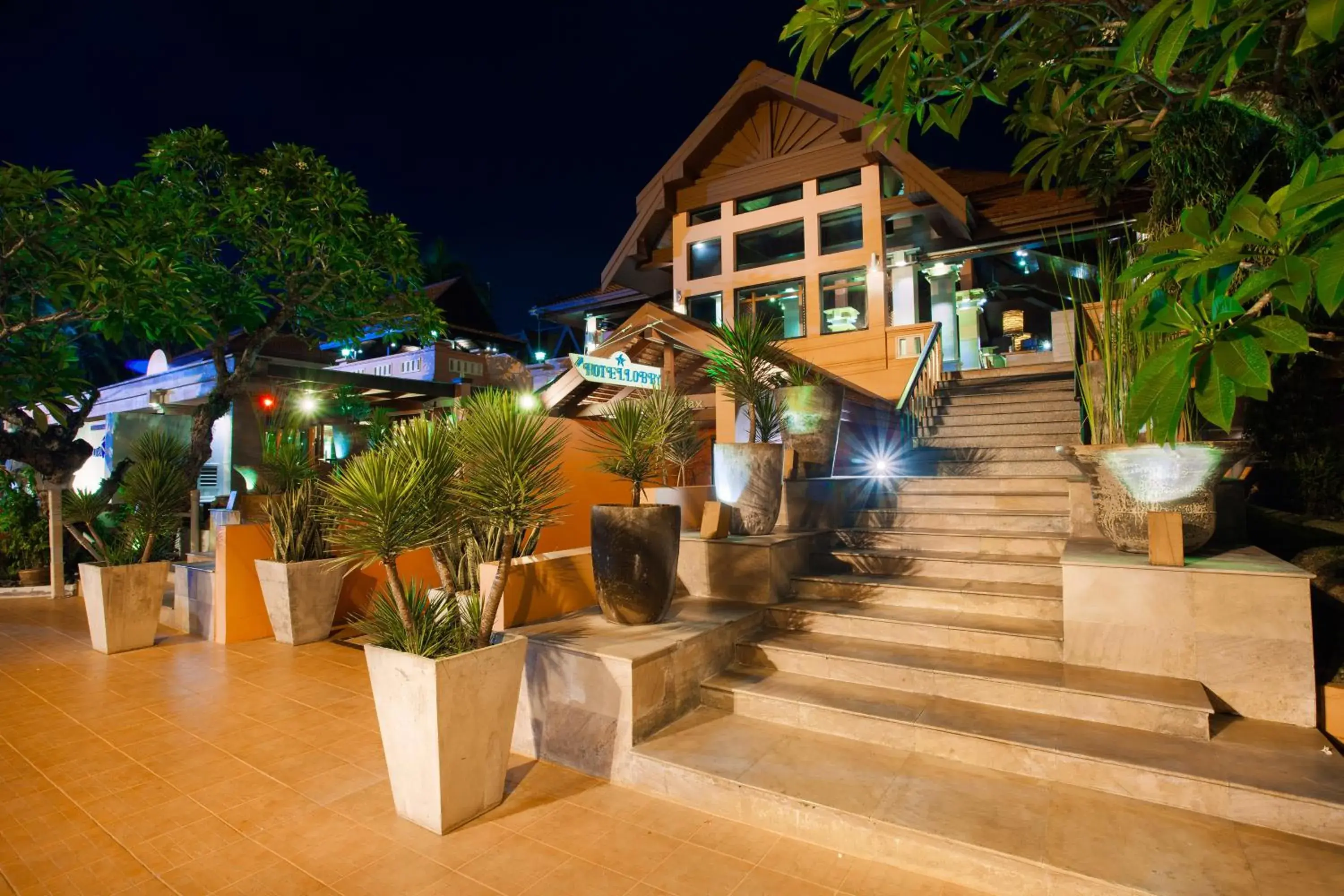 Lobby or reception in Seaview Patong Hotel - SHA Plus Lobby or reception in Seaview Patong Hotel - SHA Plus